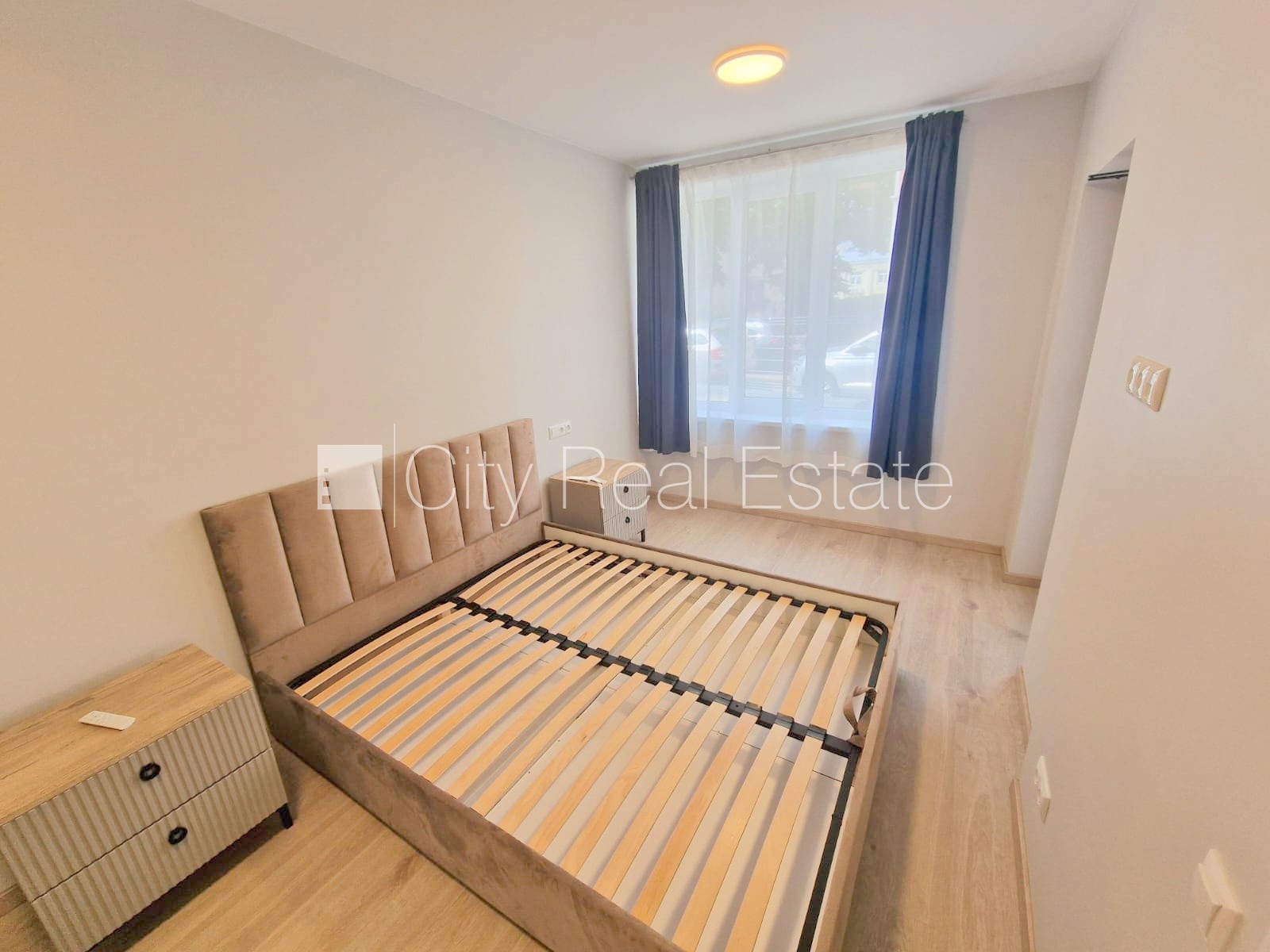 Sludinājumi. Fasādes māja, renovēta māja, slēgts pagalms, iežogota teritorija, vieta automašīnai, ieeja no Cena: 660 EUR/mēn Foto #10