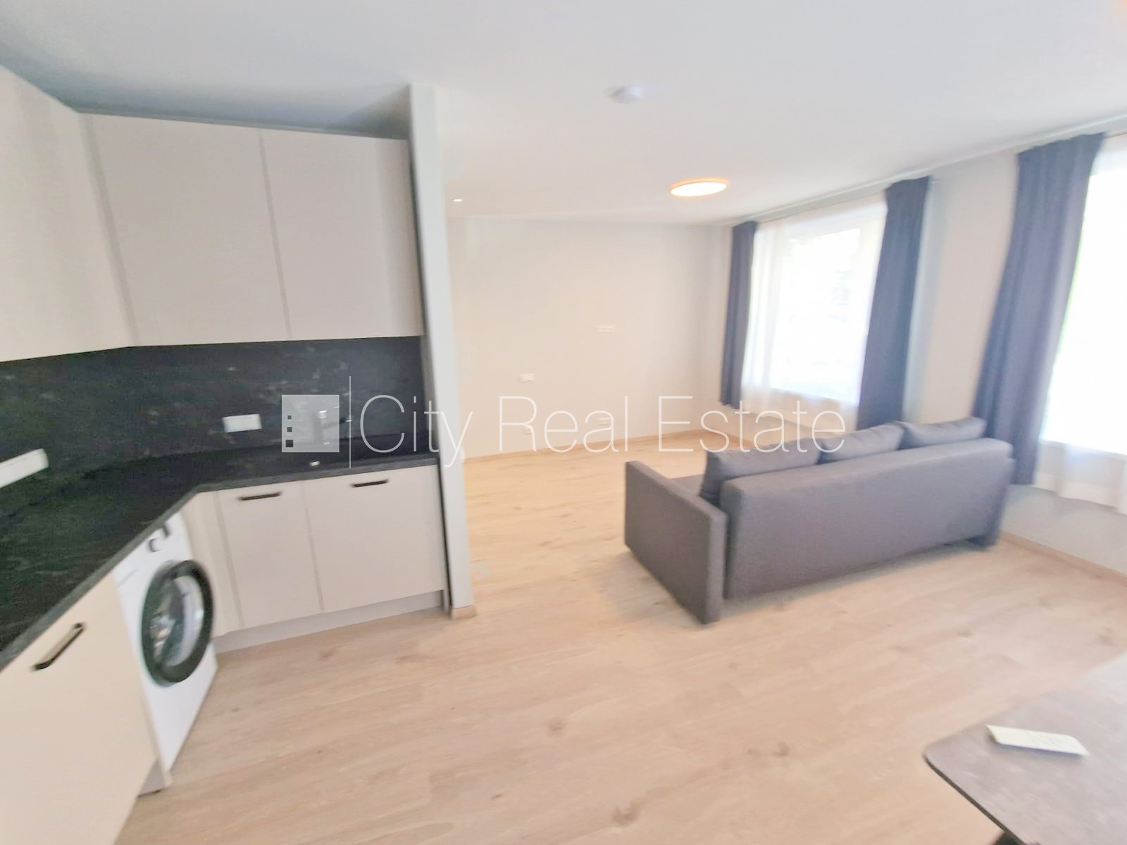 Sludinājumi. Fasādes māja, renovēta māja, slēgts pagalms, iežogota teritorija, vieta automašīnai, ieeja no Cena: 460 EUR/mēn Foto #10