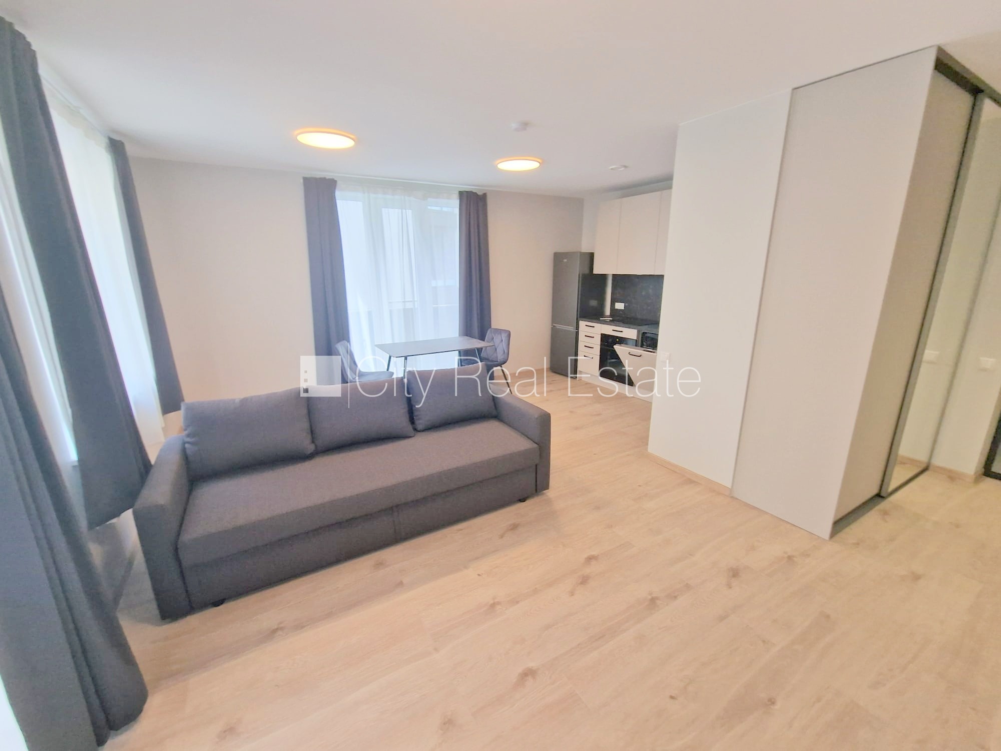 Sludinājumi. Fasādes māja, renovēta māja, slēgts pagalms, iežogota teritorija, vieta automašīnai, ieeja no Cena: 460 EUR/mēn Foto #13