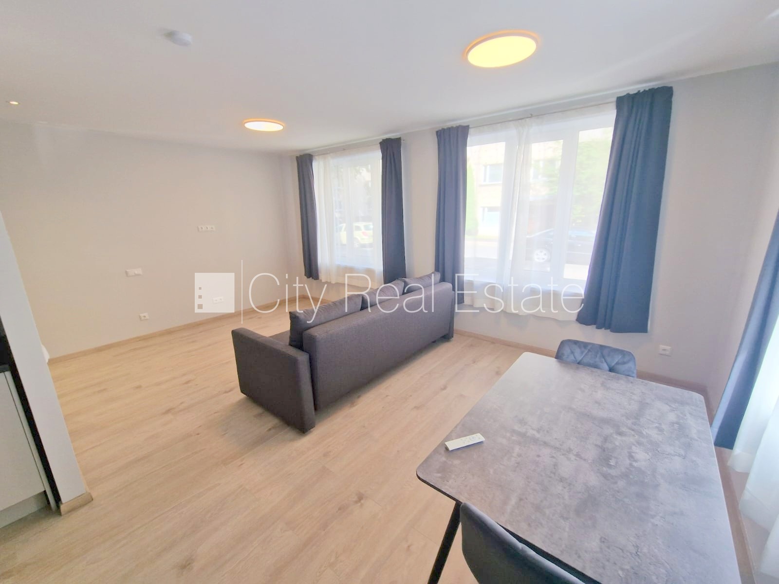 Sludinājumi. Fasādes māja, renovēta māja, slēgts pagalms, iežogota teritorija, vieta automašīnai, ieeja no Cena: 460 EUR/mēn Foto #5