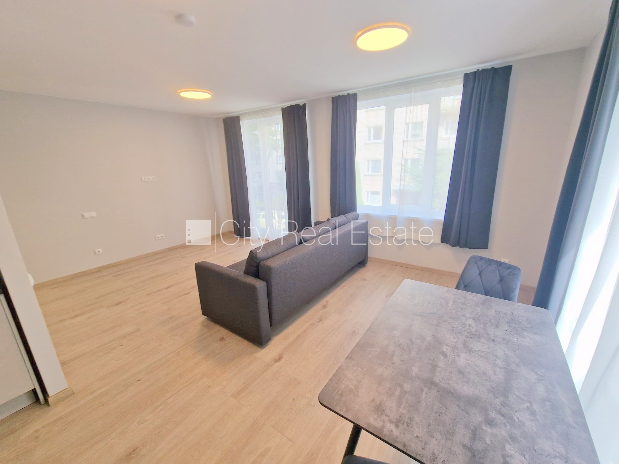 Sludinājumi. Fasādes māja, renovēta māja, slēgts pagalms, iežogota teritorija, vieta automašīnai, ieeja no Cena: 460 EUR/mēn Foto #15