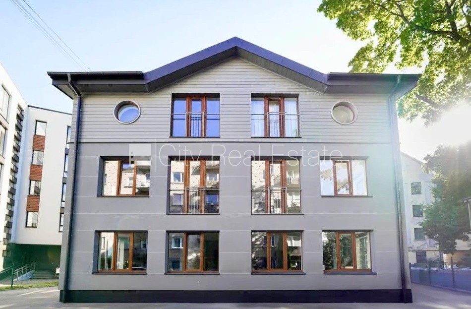 Sludinājumi. Fasādes māja, renovēta māja, slēgts pagalms, iežogota teritorija, vieta automašīnai, kāpņu telpa Cena: 490 EUR/mēn Foto #22