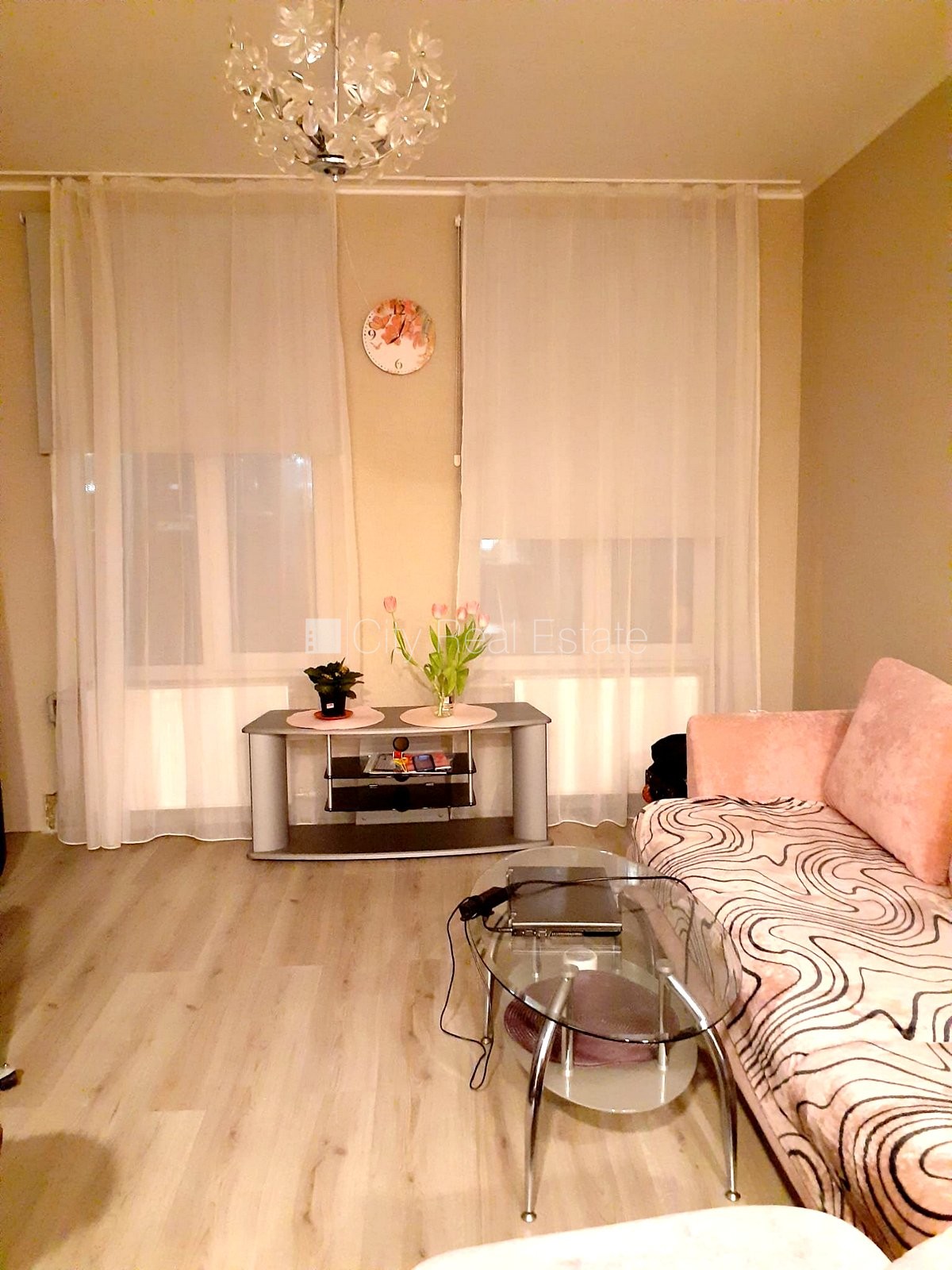 Sludinājumi. Fasādes māja, fasāde ar koka apdari, vieta automašīnai, ieeja no pagalma, logi vērsti mājas abās Cena: 75000 EUR Foto #3