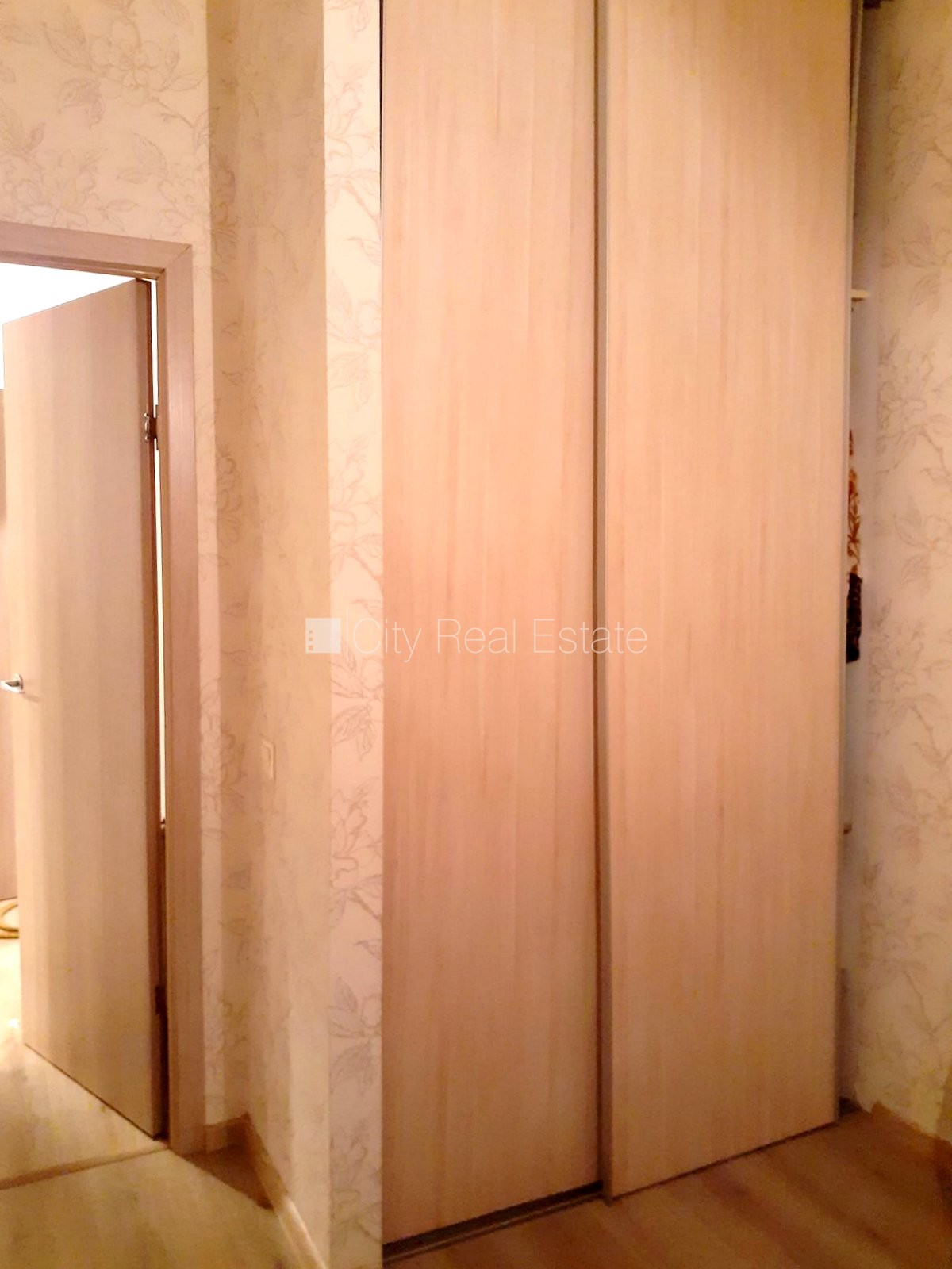 Sludinājumi. Fasādes māja, fasāde ar koka apdari, vieta automašīnai, ieeja no pagalma, logi vērsti mājas abās Cena: 75000 EUR Foto #13