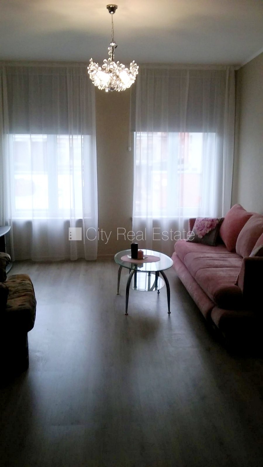 Sludinājumi. Fasādes māja, fasāde ar koka apdari, vieta automašīnai, ieeja no pagalma, logi vērsti mājas abās Cena: 75000 EUR Foto #4