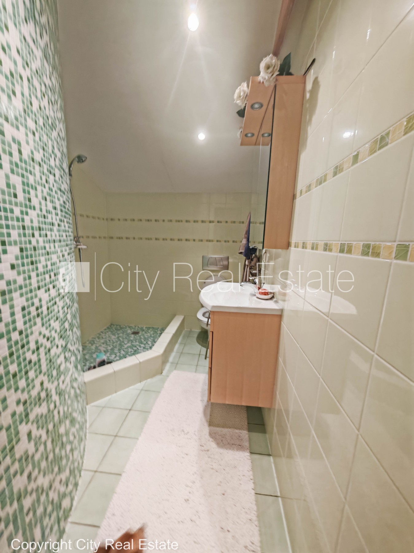 Sludinājumi. Fasādes māja, restaurēta māja, labiekārtots apzaļumots pagalms, slēgts pagalms, maksas stāvvieta, Cena: 1500 EUR/mēn Foto #17