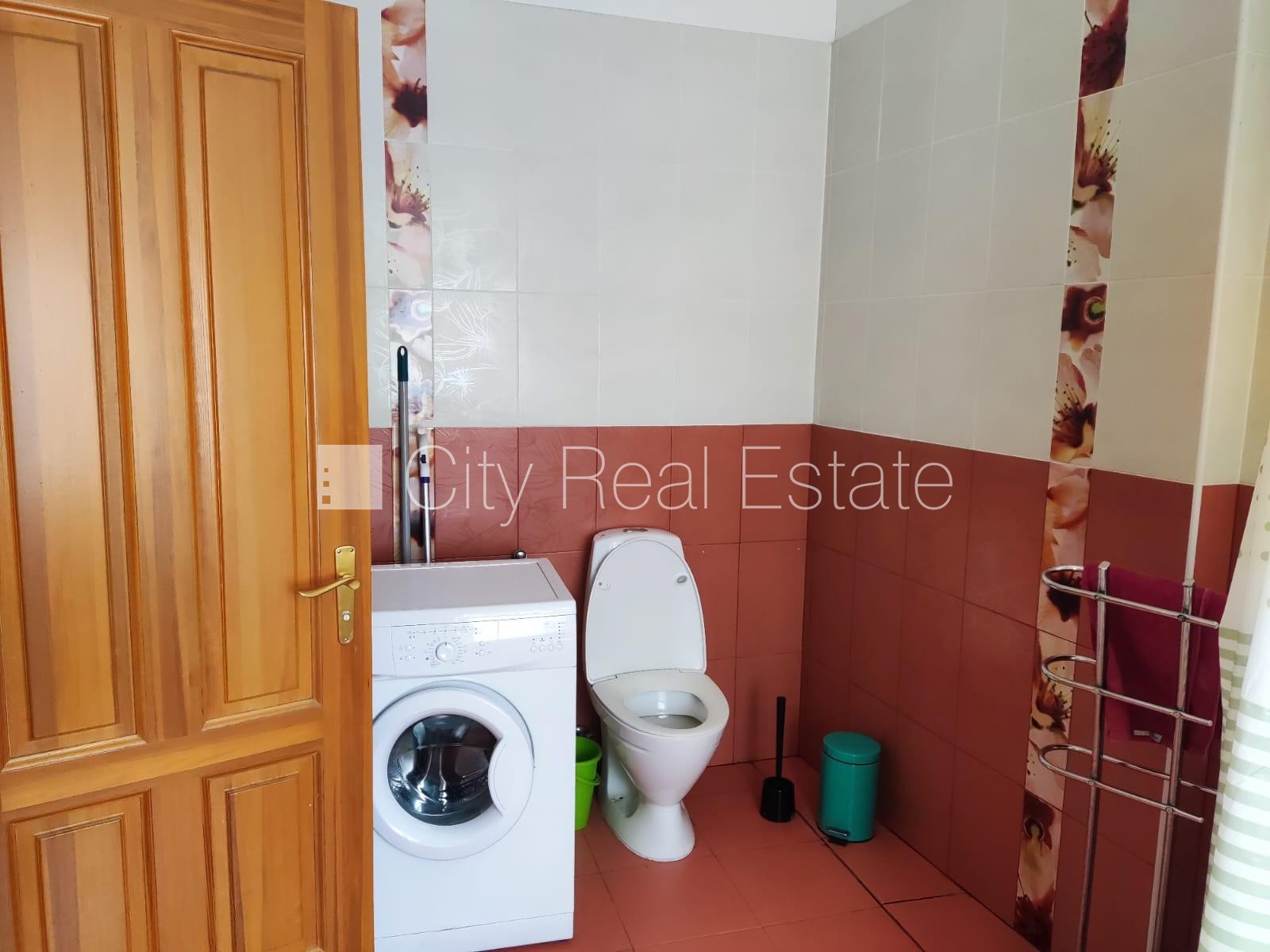 Sludinājumi. Pagalma ēka, renovēta māja, labiekārtota apzaļumota teritorija, istabas izolētas 2 gab., Cena: 800 EUR/mēn Foto #12