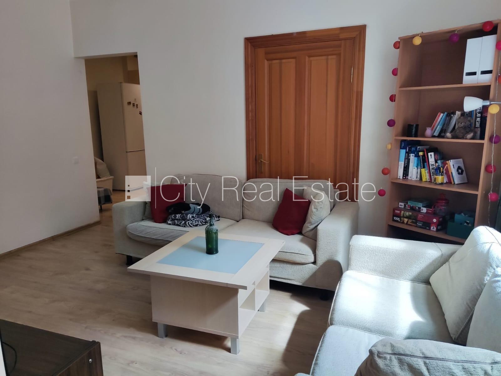 Sludinājumi. Pagalma ēka, renovēta māja, labiekārtota apzaļumota teritorija, istabas izolētas 2 gab., Cena: 800 EUR/mēn Foto #8