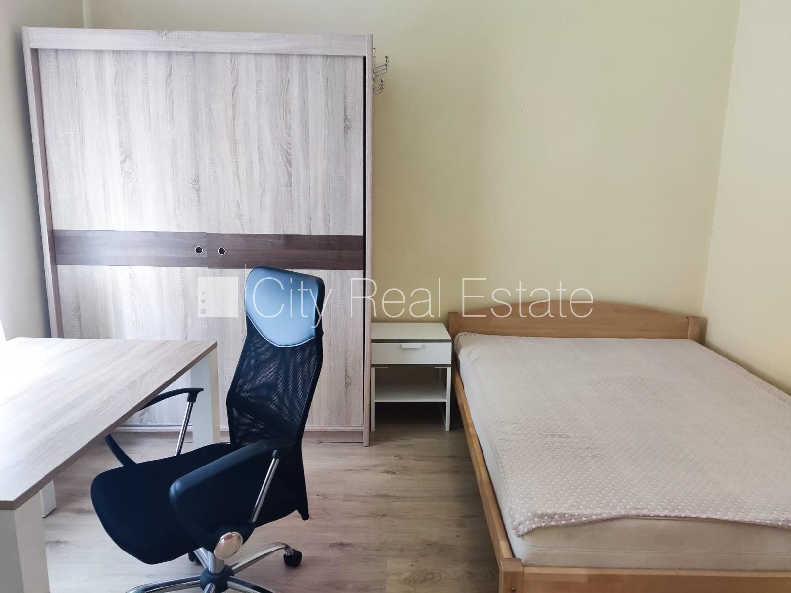 Sludinājumi. Pagalma ēka, renovēta māja, labiekārtota apzaļumota teritorija, istabas izolētas 2 gab., Cena: 800 EUR/mēn Foto #14