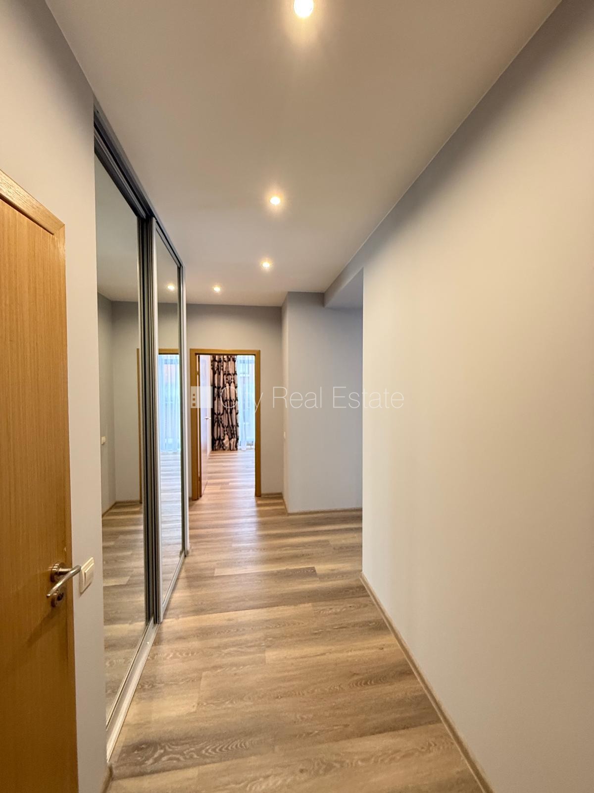 Sludinājumi. Projekts - Tomsona terases 2, pazemes autostāvvieta, ir lifts, terase 9,2 m2, guļamistabu skaits 2 Cena: 250000 EUR Foto #4