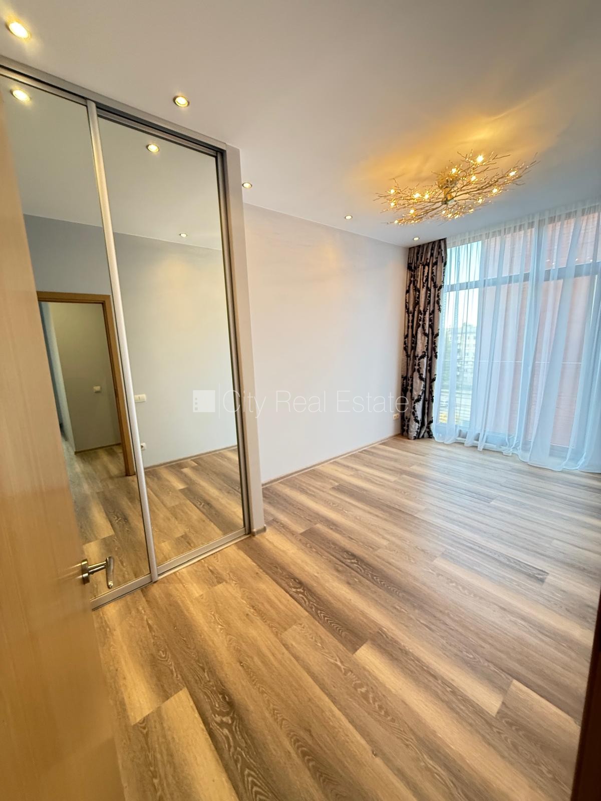 Sludinājumi. Projekts - Tomsona terases 2, pazemes autostāvvieta, ir lifts, terase 9,2 m2, guļamistabu skaits 2 Cena: 250000 EUR Foto #7