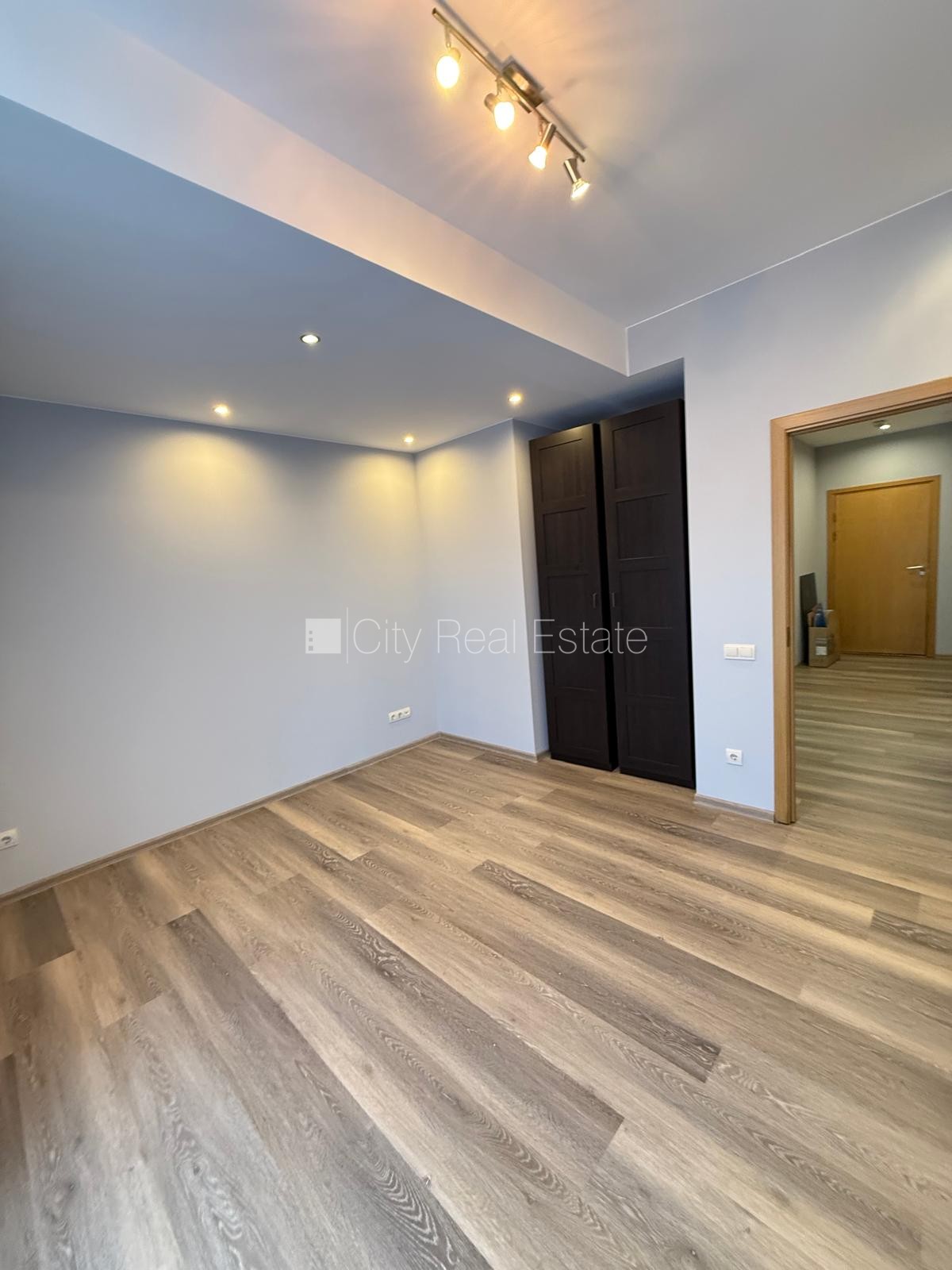 Sludinājumi. Projekts - Tomsona terases 2, pazemes autostāvvieta, ir lifts, terase 9,2 m2, guļamistabu skaits 2 Cena: 250000 EUR Foto #5