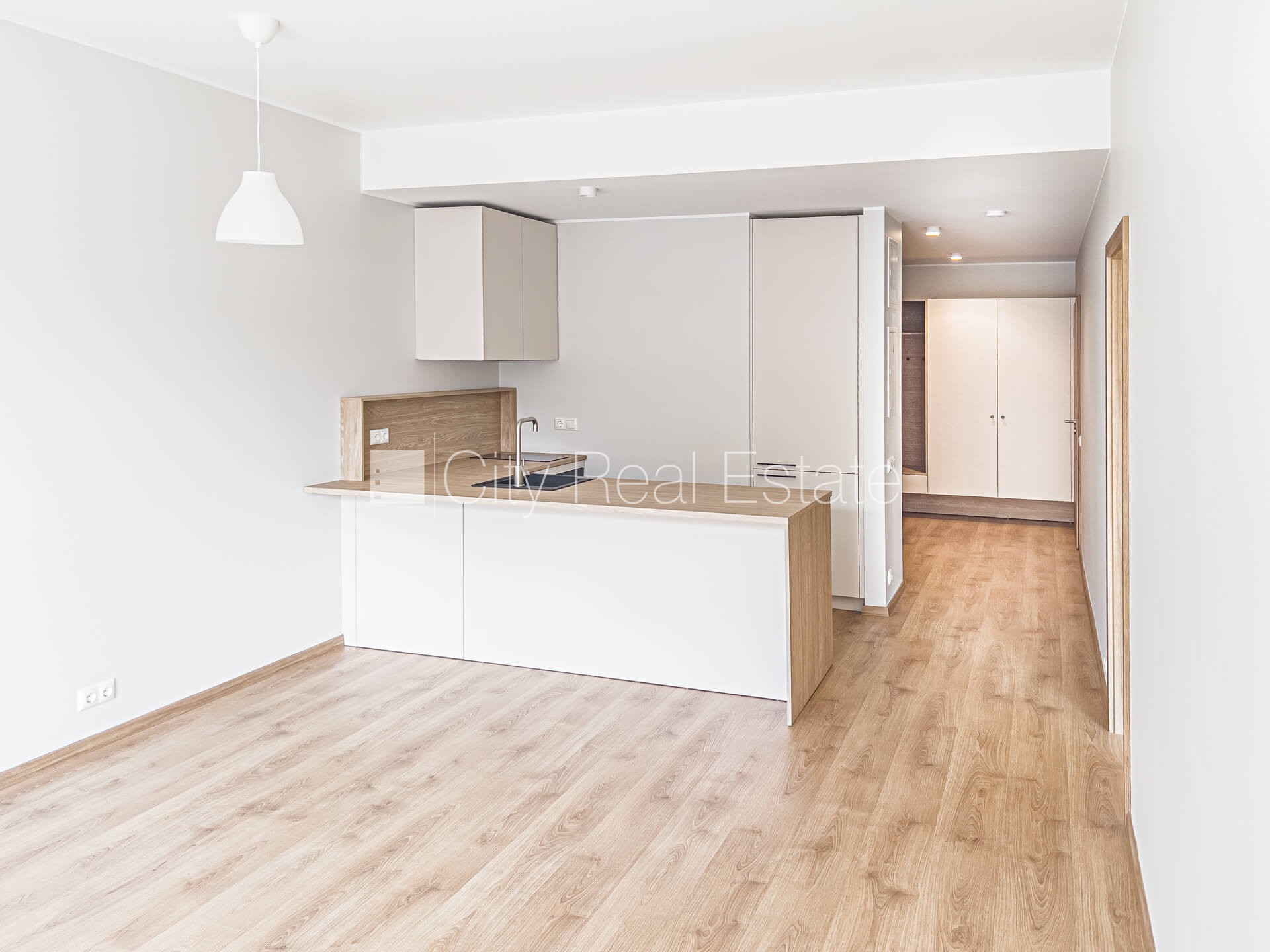 Объявление. Новостройка, благоустроенный озеленённый двор, возможность аренды парковки, подземная стоянка, Цена: 699 EUR/мес. Foto #2