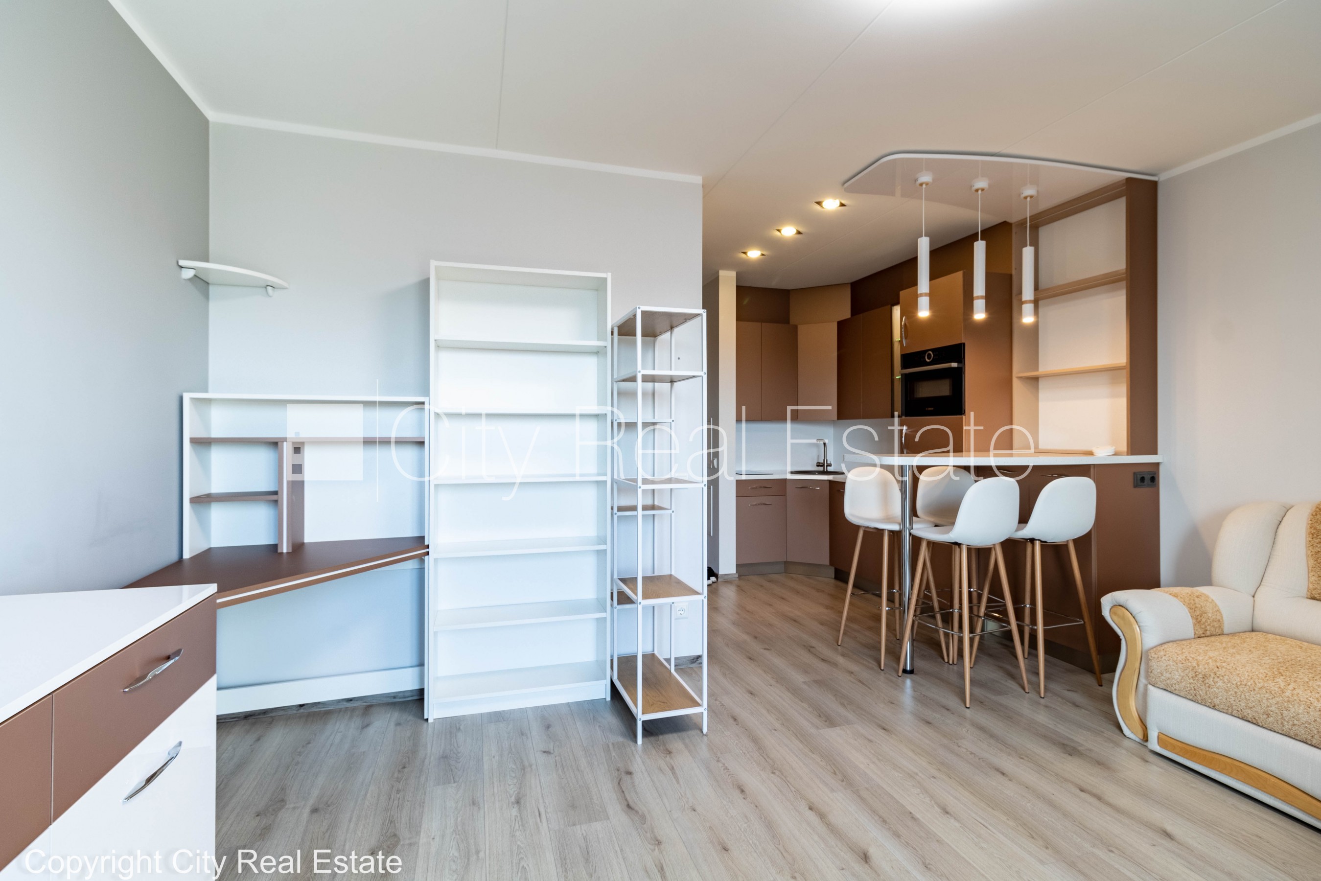 Sludinājumi. Jaunceltne, fasādes māja, labiekārtots apzaļumots pagalms, iežogota teritorija ar metāla sētu, Cena: 98000 EUR Foto #10