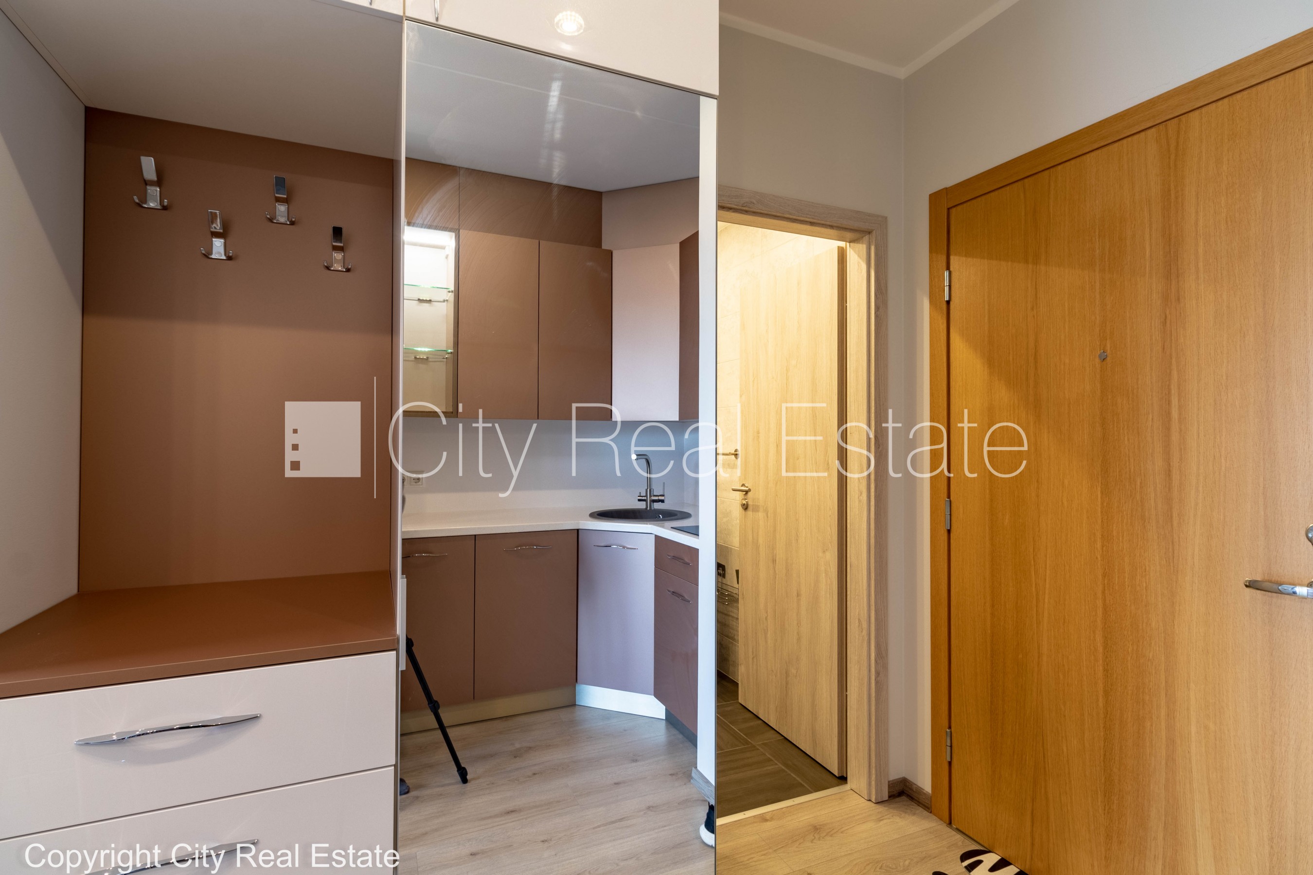 Sludinājumi. Jaunceltne, fasādes māja, labiekārtots apzaļumots pagalms, iežogota teritorija ar metāla sētu, Cena: 98000 EUR Foto #16