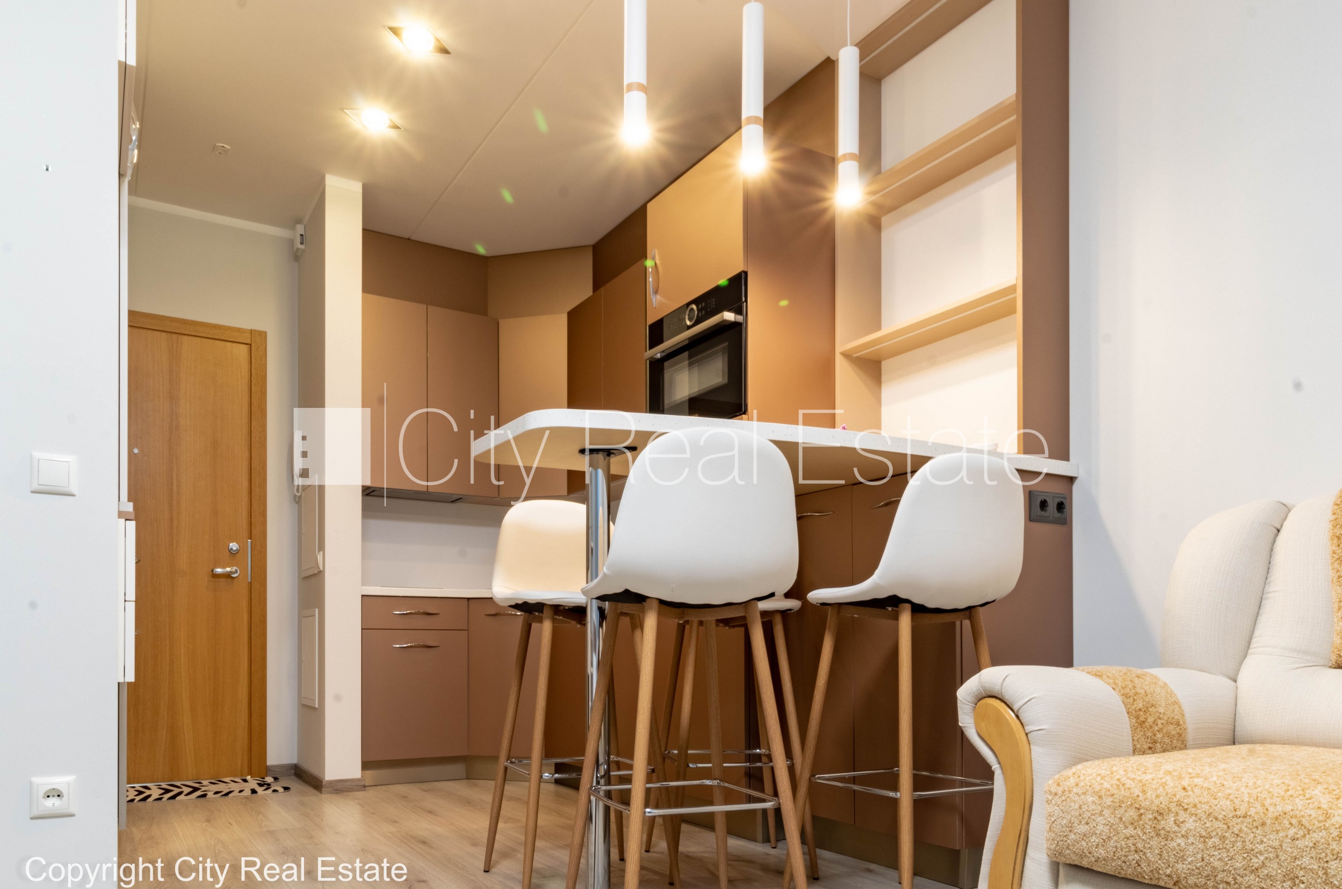 Sludinājumi. Jaunceltne, fasādes māja, labiekārtots apzaļumots pagalms, iežogota teritorija ar metāla sētu, Cena: 98000 EUR Foto #12