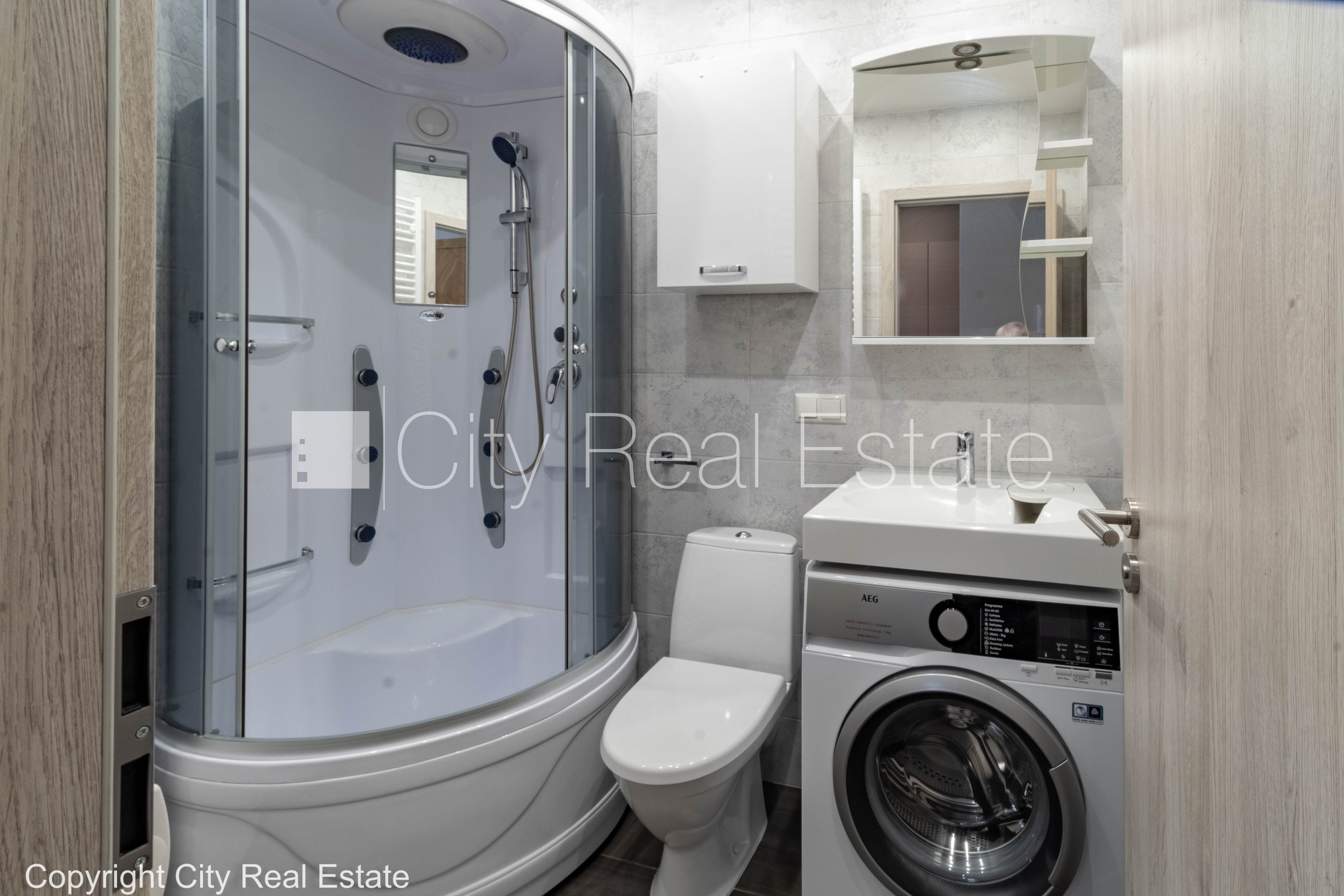 Sludinājumi. Jaunceltne, fasādes māja, labiekārtots apzaļumots pagalms, iežogota teritorija ar metāla sētu, Cena: 98000 EUR Foto #17