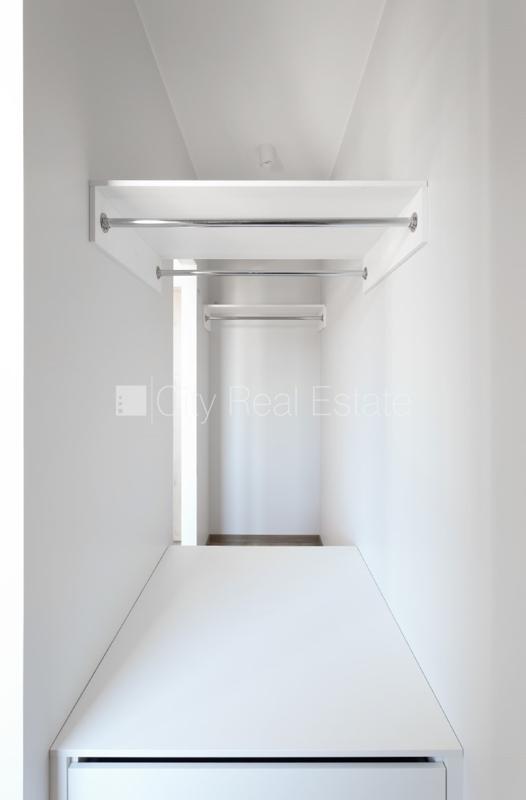 Sludinājumi. Jaunceltne, labiekārtots apzaļumots pagalms, vieta automašīnai, viena istaba izolēta, studio tipa, Cena: 675 EUR/mēn Foto #11