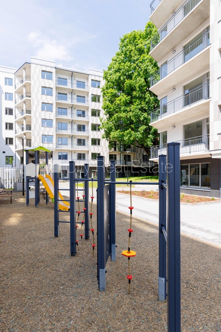 Sludinājumi. Jaunceltne, labiekārtots apzaļumots pagalms, vieta automašīnai, viena istaba izolēta, studio tipa, Cena: 675 EUR/mēn Foto #13