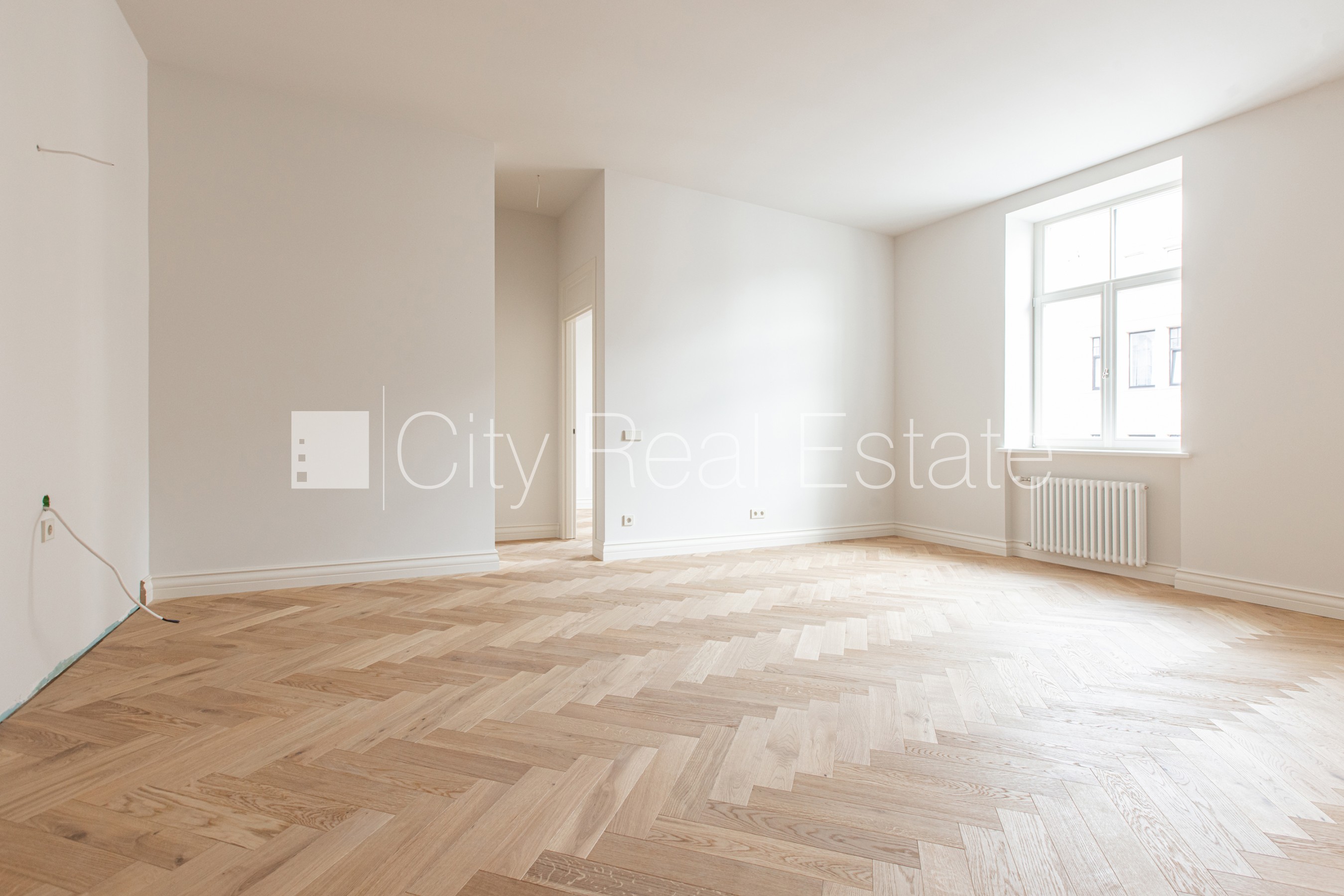 Sludinājumi. Pagalma ēka, renovēta māja, slēgts pagalms, ir lifts, kāpņu telpa pēc kapitālā remonta, logi vērsti Cena: 238640 EUR Foto #1