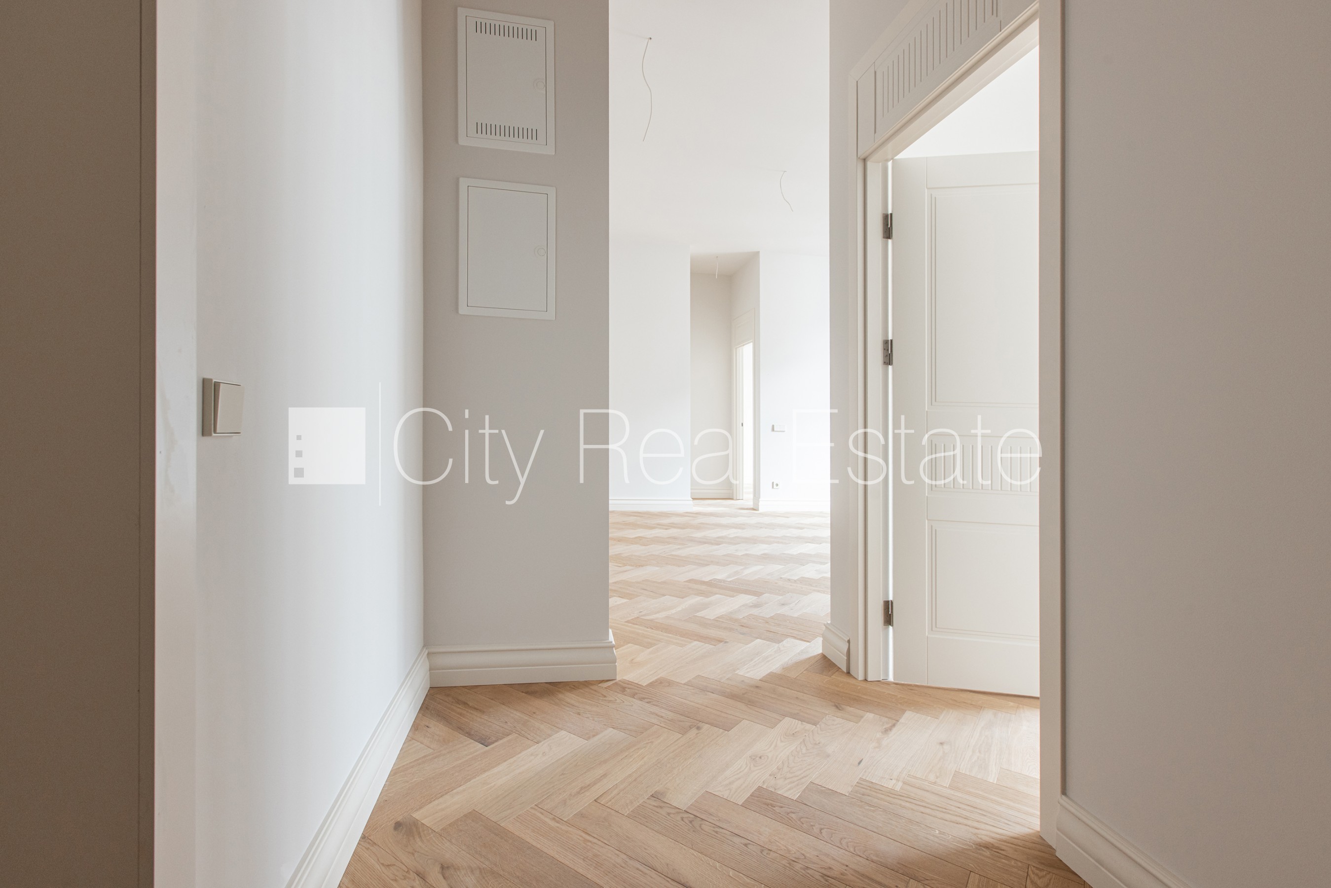 Sludinājumi. Pagalma ēka, renovēta māja, slēgts pagalms, ir lifts, kāpņu telpa pēc kapitālā remonta, logi vērsti Cena: 238640 EUR Foto #11