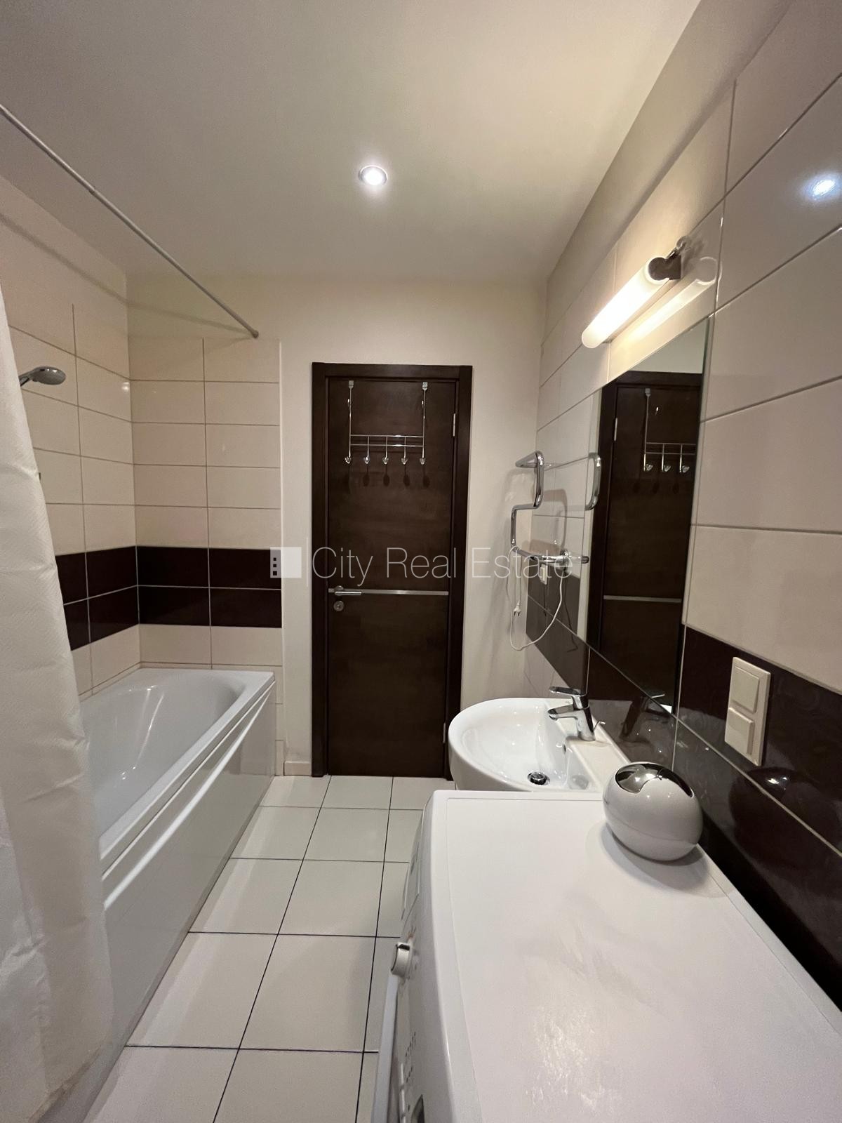 Sludinājumi. Jaunceltne, zaļā teritorija, iežogota teritorija, bezmaksas stāvvieta pagalmā, apzaļumota Cena: 130000 EUR Foto #16