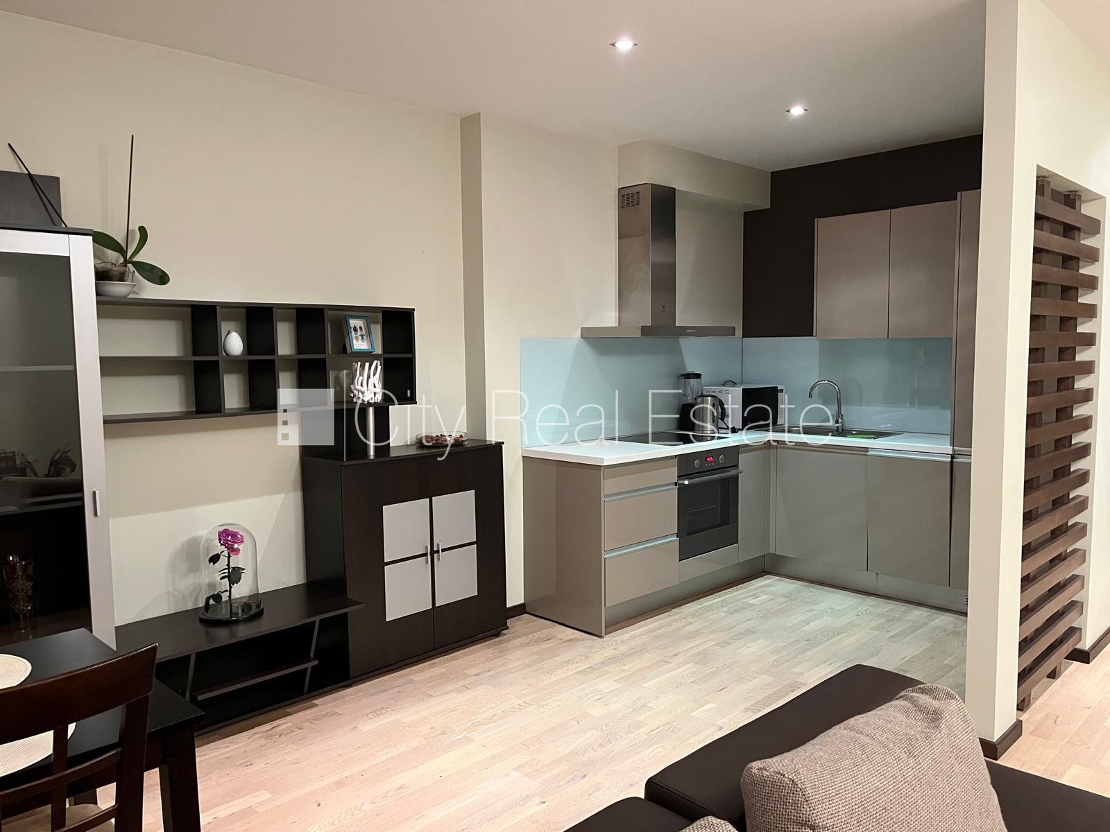 Sludinājumi. Jaunceltne, zaļā teritorija, iežogota teritorija, bezmaksas stāvvieta pagalmā, apzaļumota Cena: 130000 EUR Foto #2