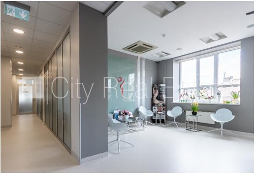 Sludinājumi. Fasādes māja, restaurēta māja, apsargāta teritorija, ieeja no ielas, ir lifts, kāpņu telpa pēc Cena: 3199 EUR/mēn Foto #1