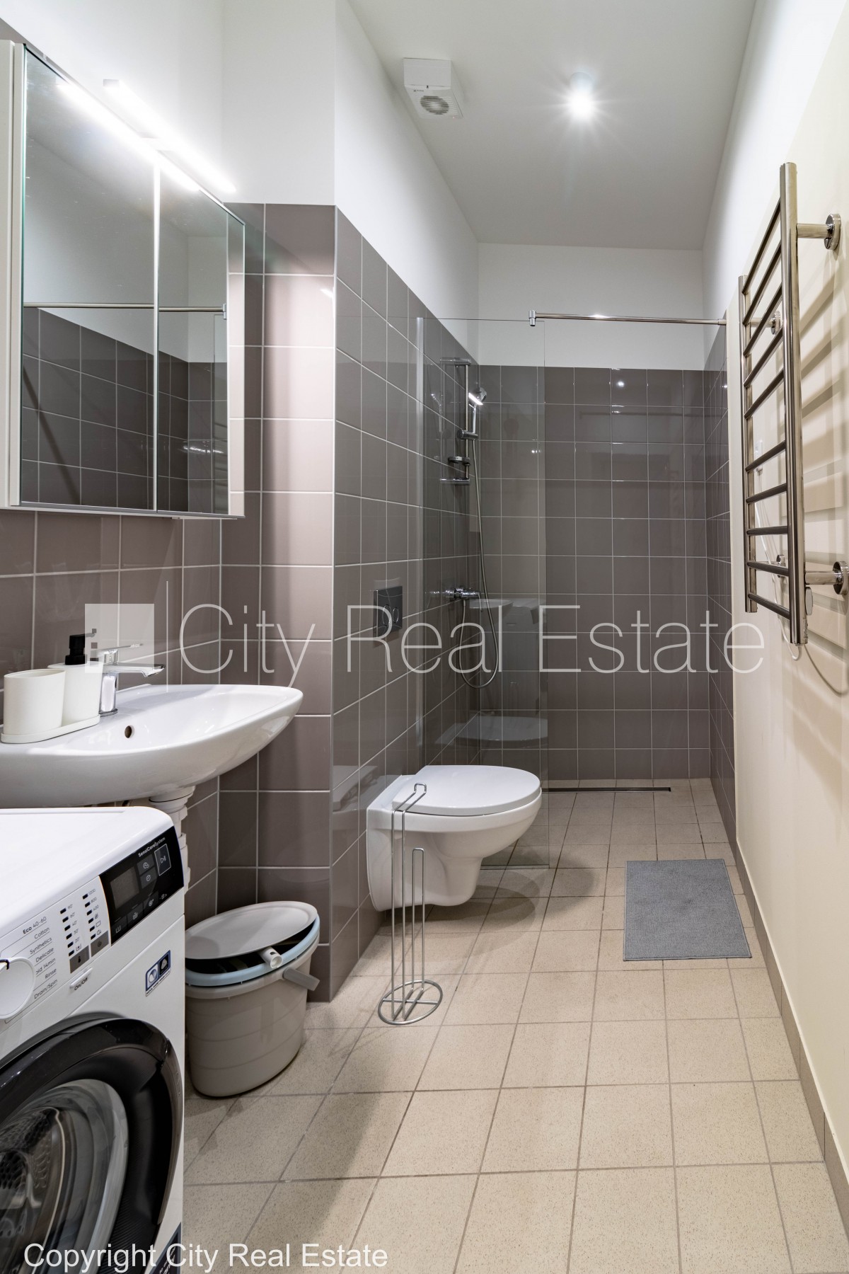 Sludinājumi. Fasādes māja, renovēta māja, labiekārtota apzaļumota teritorija, ieeja no ielas, ir lifts, kāpņu Cena: 650 EUR/mēn Foto #6