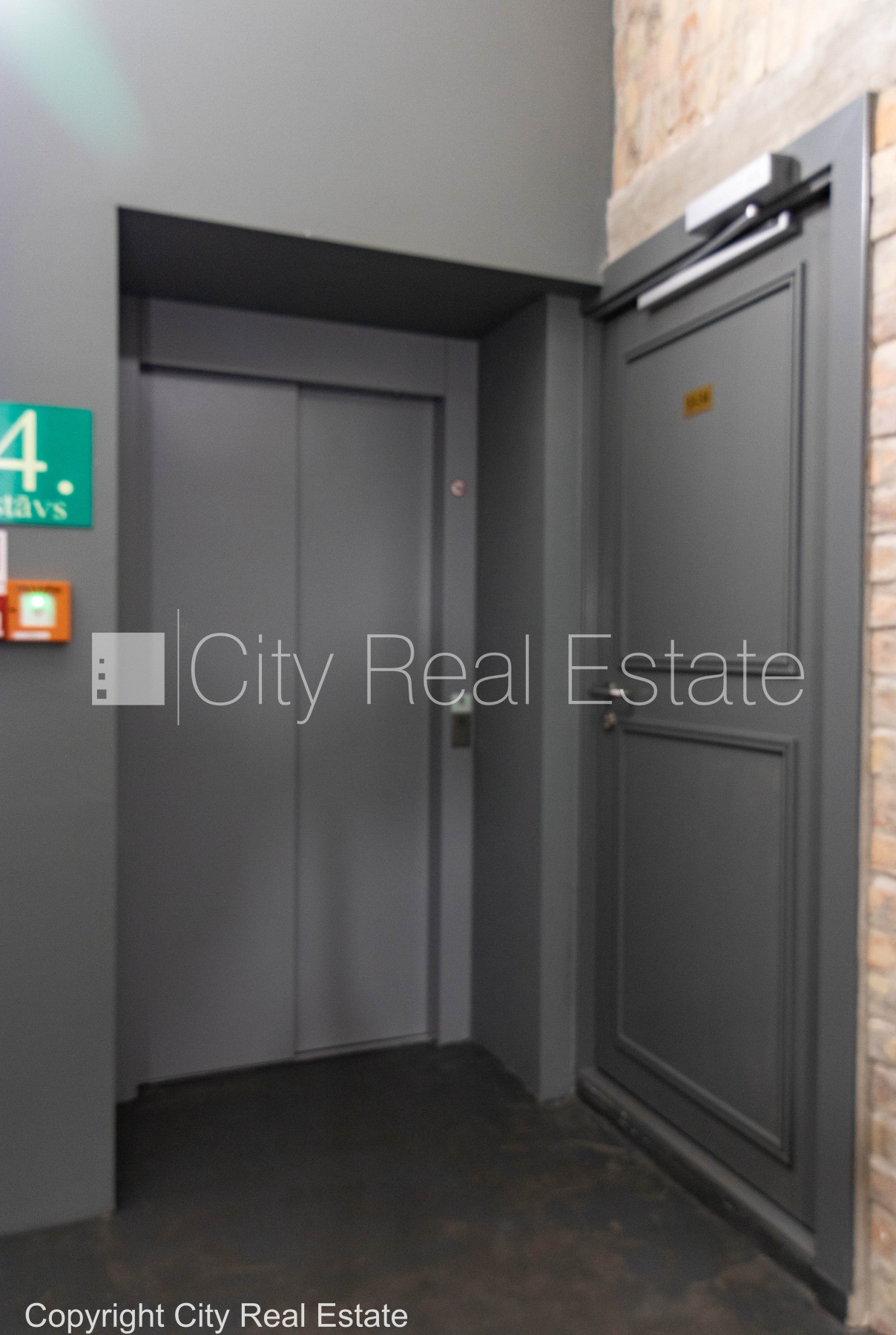 Sludinājumi. Pagalma māja, renovēta māja, ir lifts, kāpņu telpa pēc kapitālā remonta, studio tipa, virtuve Cena: 450 EUR/mēn Foto #15