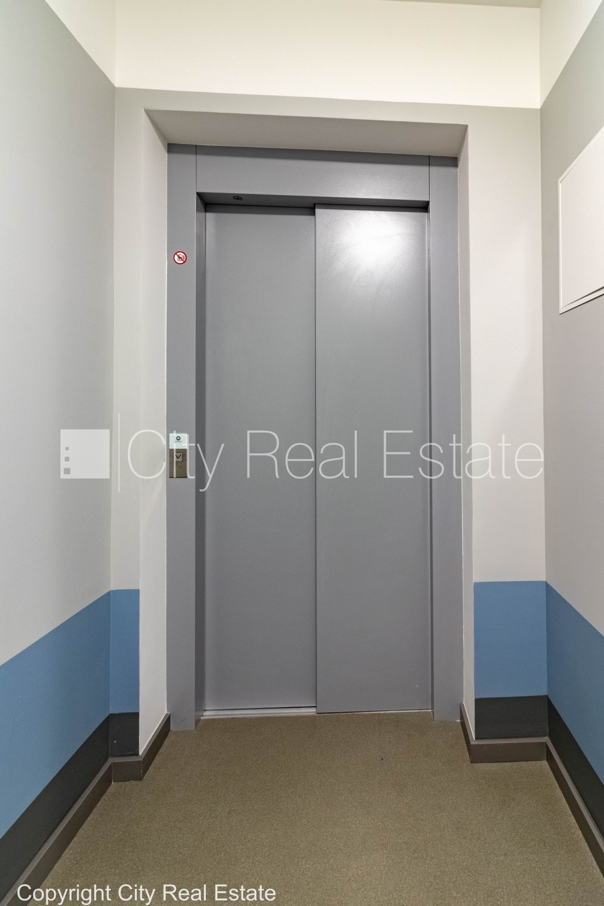 Sludinājumi. Pagalma māja, renovēta māja, slēgta teritorija, ir lifts, kāpņu telpa pēc kapitālā remonta, studio Cena: 450 EUR/mēn Foto #13