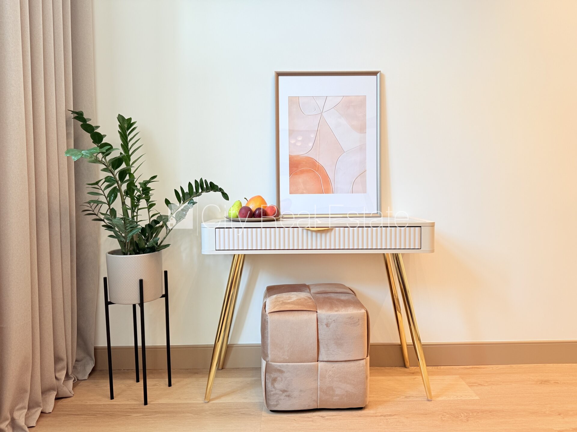 Sludinājumi. Renovēta māja, kāpņu telpa pēc kapitālā remonta, logi vērsti uz ielas pusi, guļamistabu skaits 1 Cena: 142000 EUR Foto #7