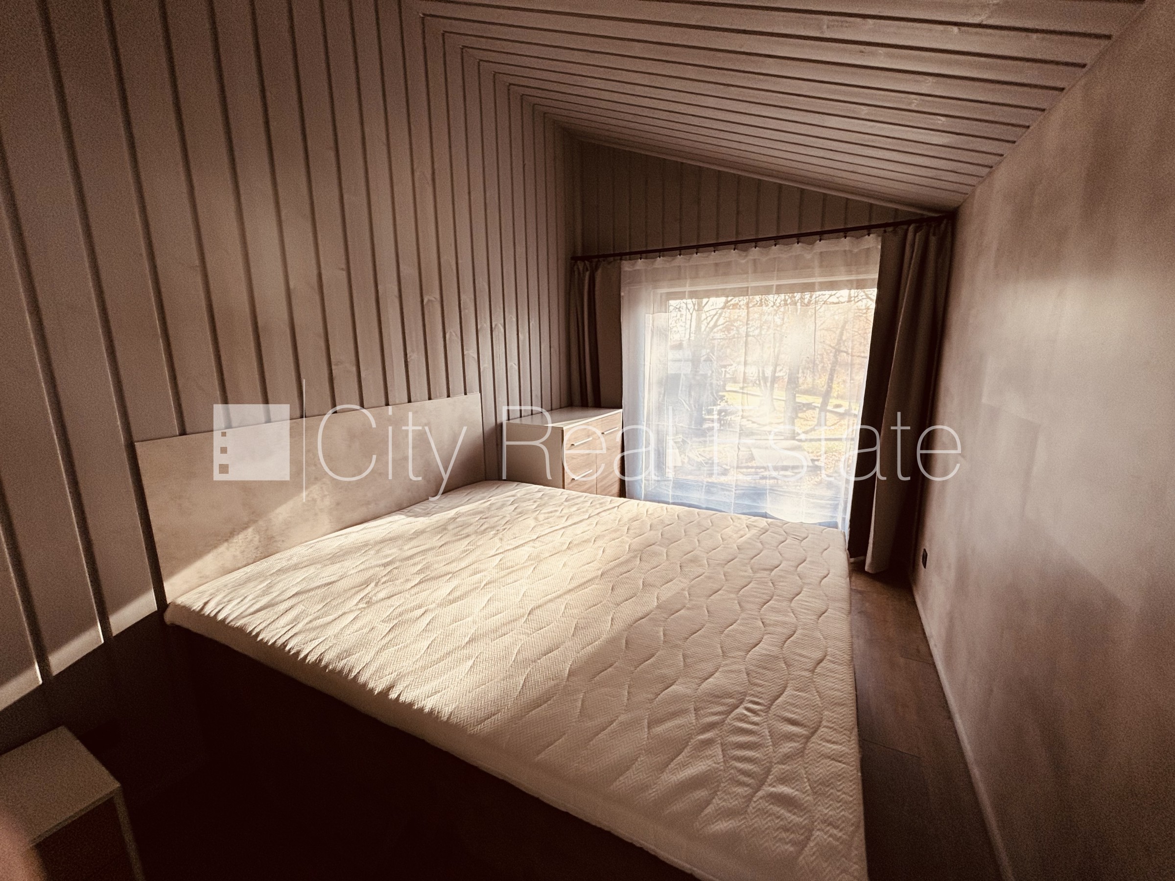 Sludinājumi. Privātmāja, labiekārtota apzaļumota teritorija, slēgta teritorija, bezmaksas stāvvieta pagalmā, Cena: 1500 EUR/mēn Foto #10