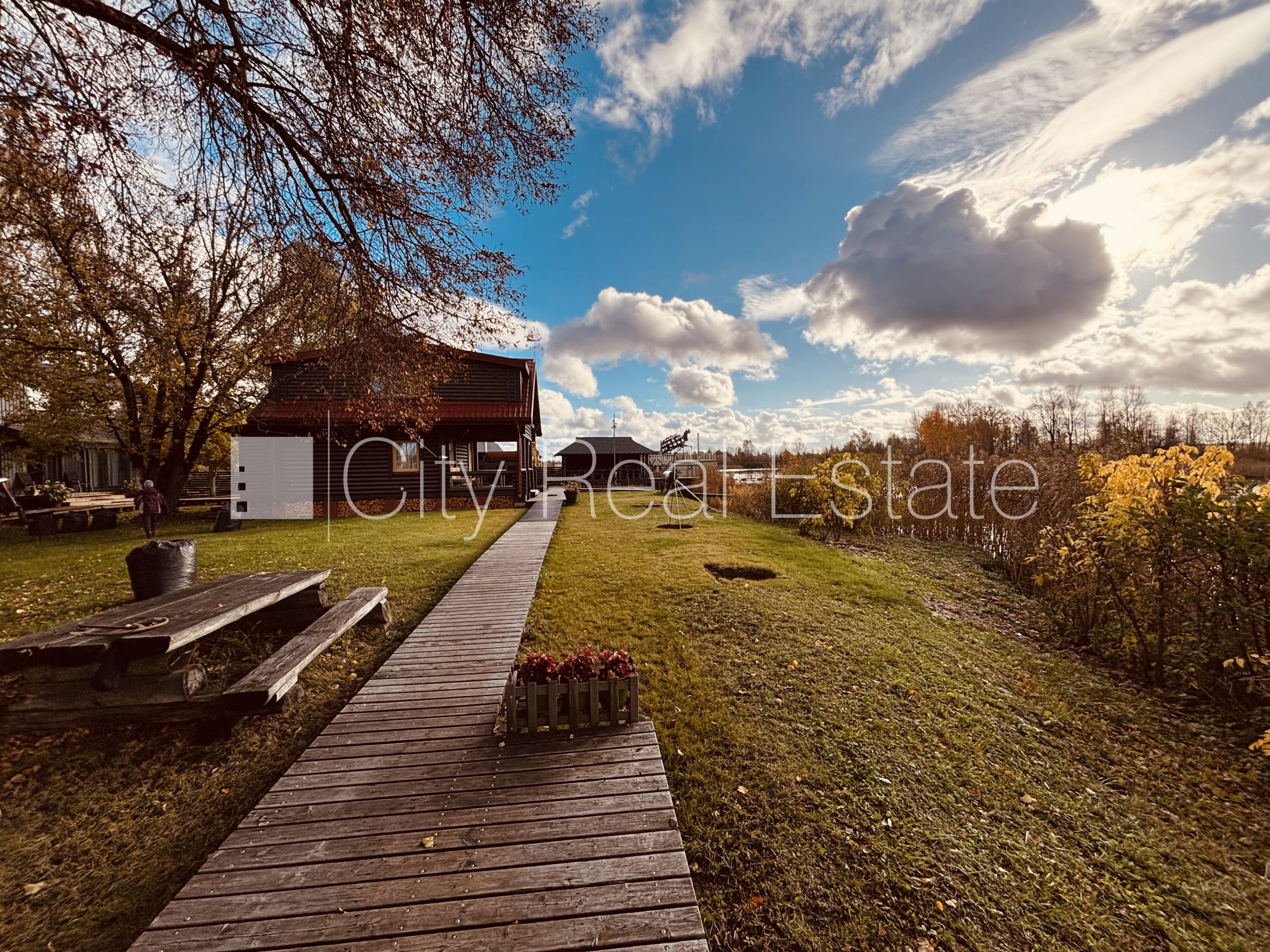 Sludinājumi. Privātmāja, labiekārtota apzaļumota teritorija, slēgta teritorija, bezmaksas stāvvieta pagalmā, Cena: 1500 EUR/mēn Foto #23