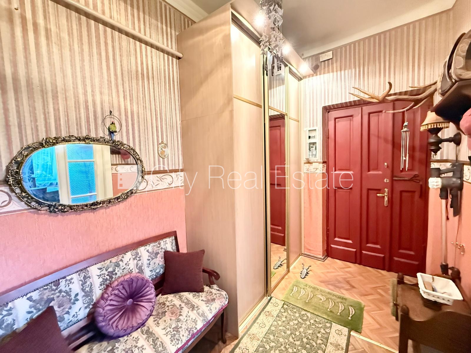 Sludinājumi. Fasādes māja, labiekārtota apzaļumota teritorija, slēgts pagalms, slēgta teritorija, vieta Cena: 415 EUR/mēn Foto #7