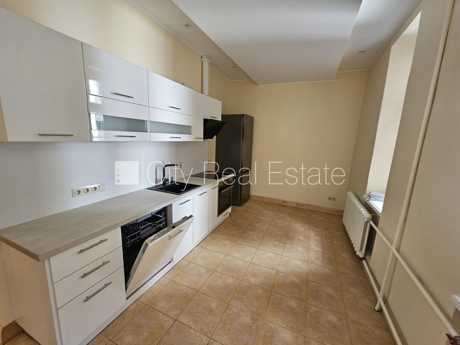 Sludinājumi. Fasādes māja, restaurēta māja, labiekārtota apzaļumota teritorija, istabas izolētas 4 gab., Cena: 800 EUR/mēn Foto #10