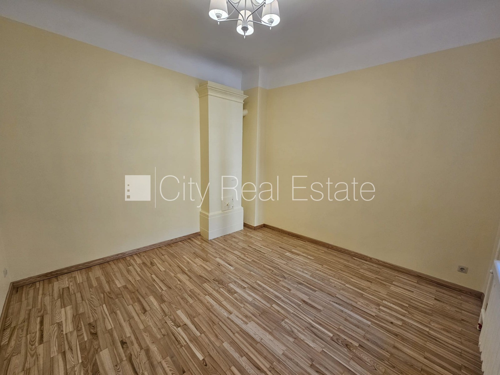 Sludinājumi. Fasādes māja, restaurēta māja, labiekārtota apzaļumota teritorija, istabas izolētas 4 gab., Cena: 800 EUR/mēn Foto #5