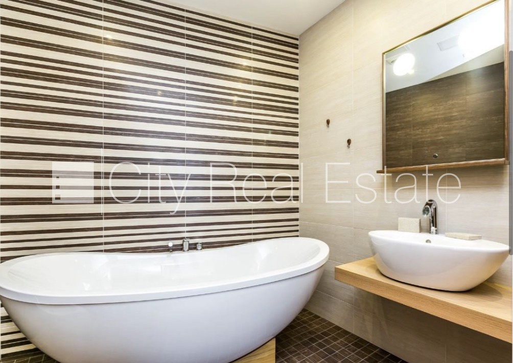 Sludinājumi. Projekts - Centra Nams, labiekārtots apzaļumots pagalms, slēgts pagalms, vieta automašīnai, pazemes Cena: 1500 EUR/mēn Foto #8