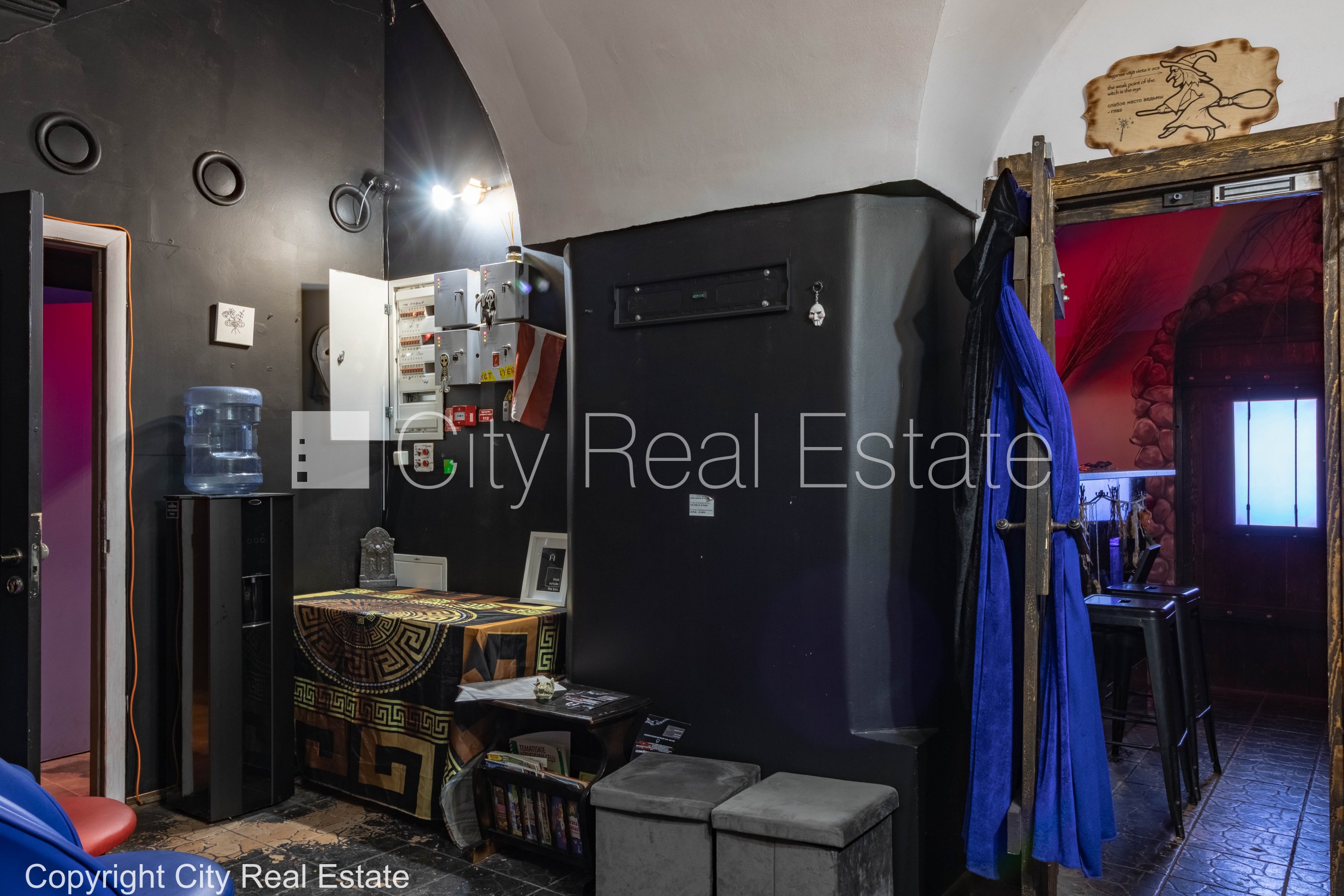 Sludinājumi. Restaurēta māja, bruģēts piebraucamais ceļš, ieeja no ielas, istabas izolētas 4 gab., centrālā Cena: 500 EUR/mēn Foto #9