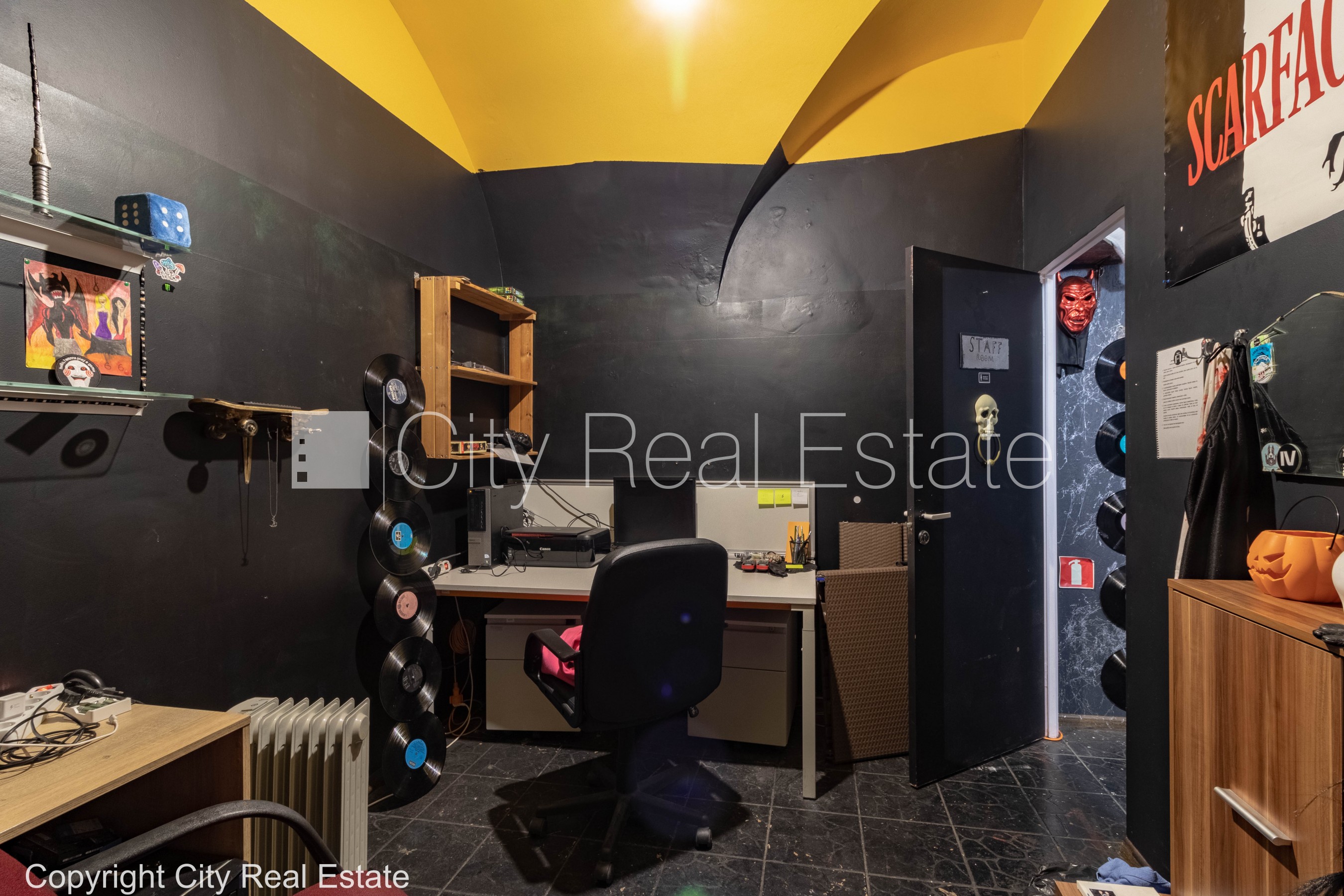 Sludinājumi. Restaurēta māja, bruģēts piebraucamais ceļš, ieeja no ielas, istabas izolētas 4 gab., centrālā Cena: 500 EUR/mēn Foto #11