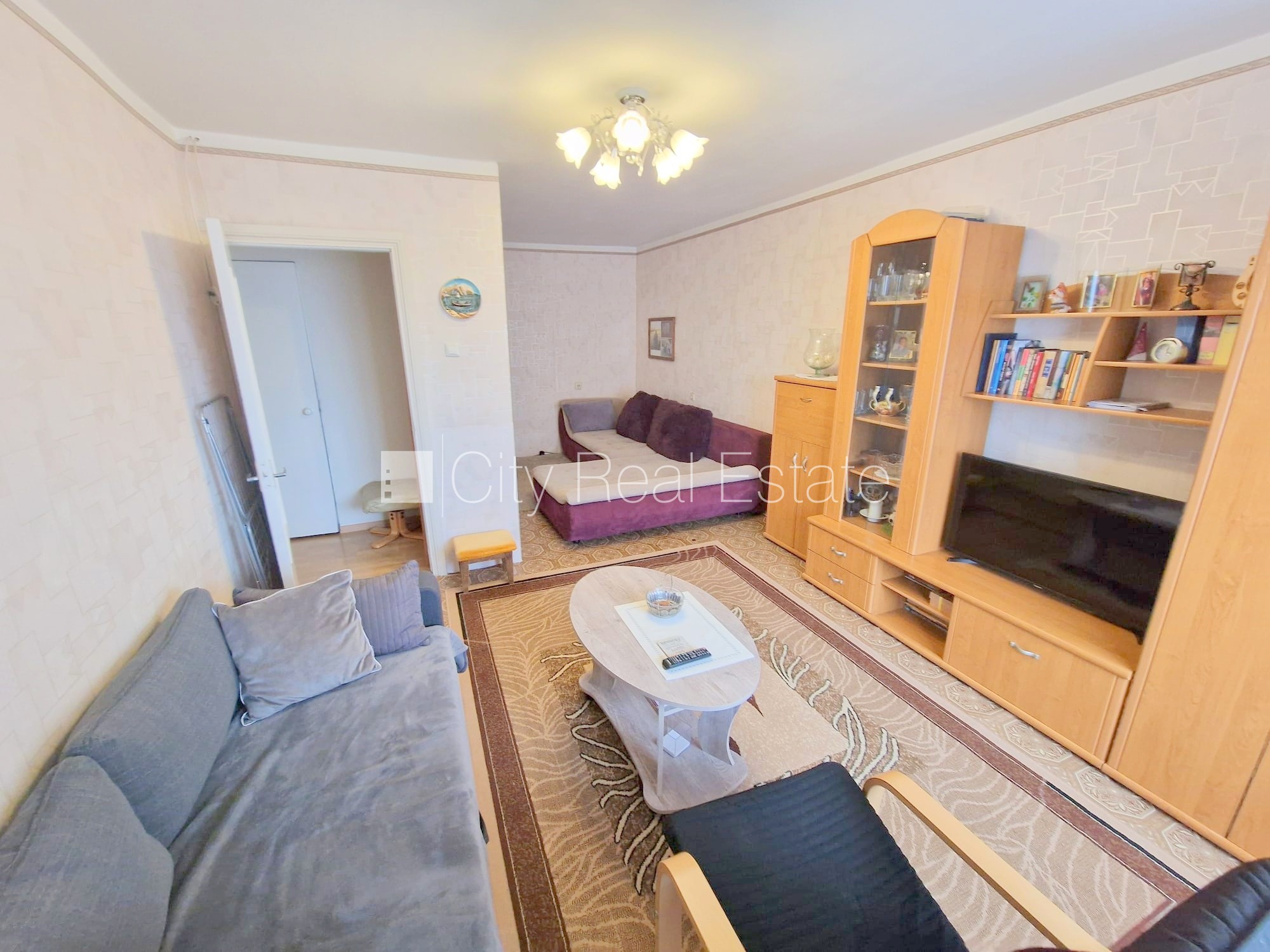 Sludinājumi. Zeme īpašumā, fasādes māja, ieeja no ielas, ir lifts, lodžija, logi vērsti uz pagalma pusi, plašs Cena: 34500 EUR Foto #9