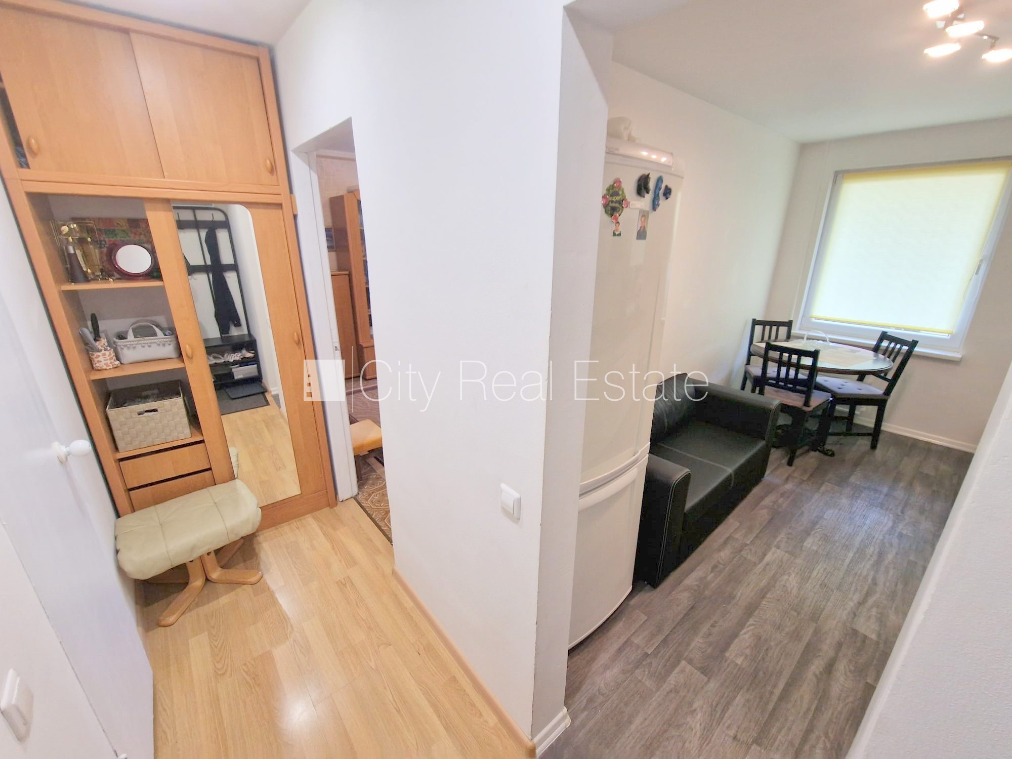 Sludinājumi. Zeme īpašumā, fasādes māja, ieeja no ielas, ir lifts, lodžija, logi vērsti uz pagalma pusi, plašs Cena: 34500 EUR Foto #7