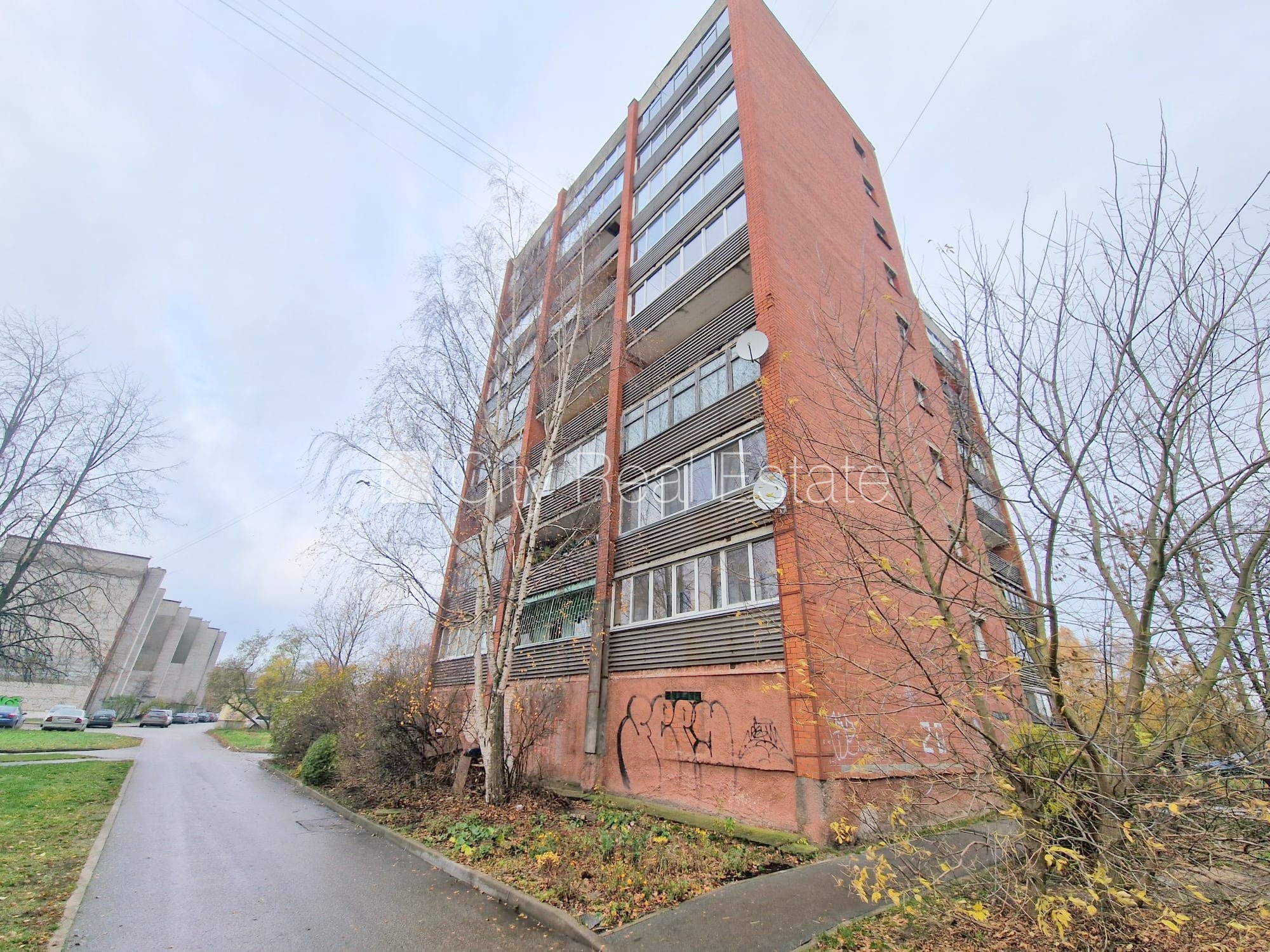 Sludinājumi. Zeme īpašumā, fasādes māja, ieeja no ielas, ir lifts, lodžija, logi vērsti uz pagalma pusi, plašs Cena: 34500 EUR Foto #23