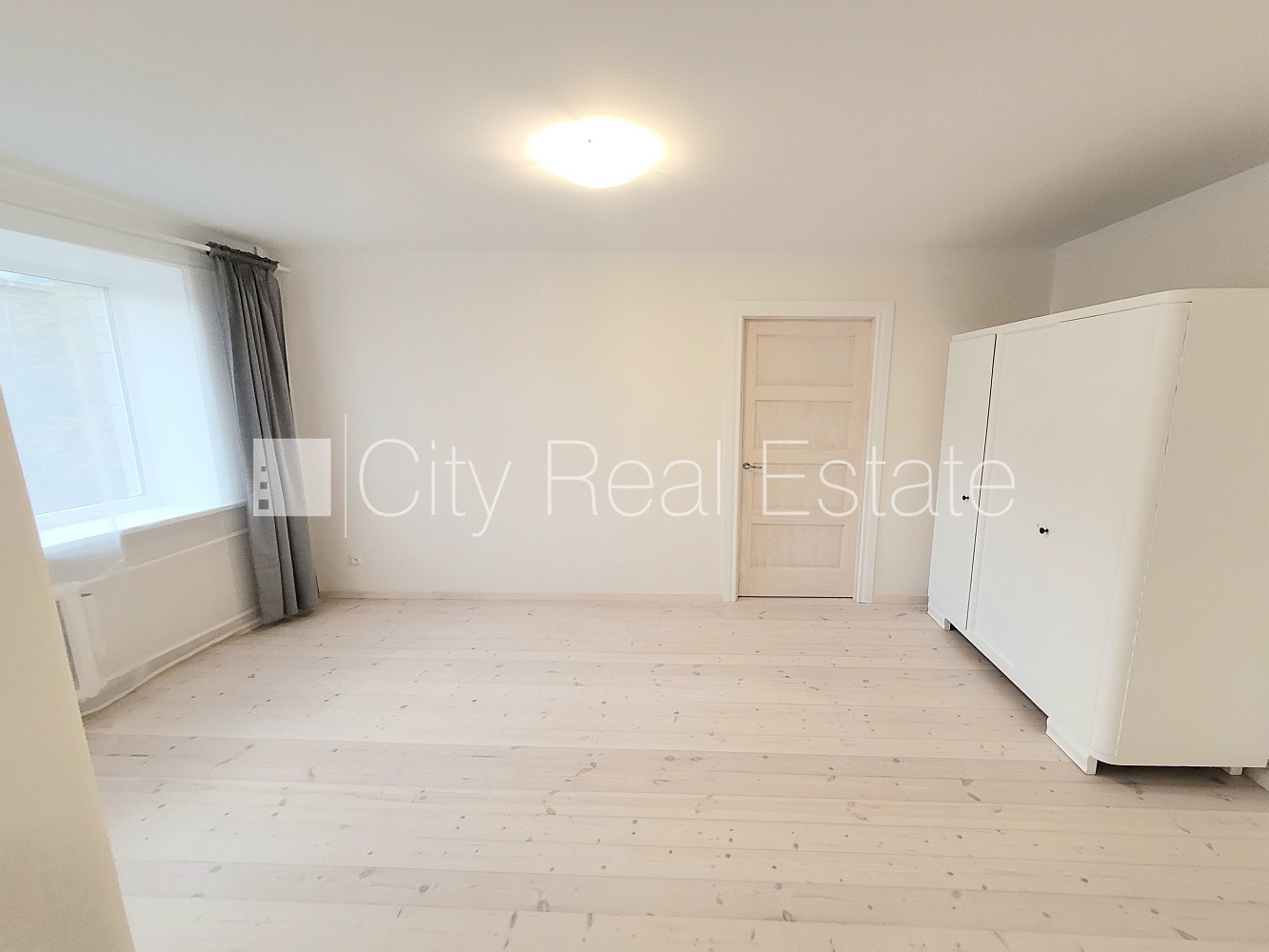 Объявление. Зеленая территория, бесплатная стоянка во дворе, лестничная клетка после косметического ремонта, Цена: 480 EUR/мес. Foto #8