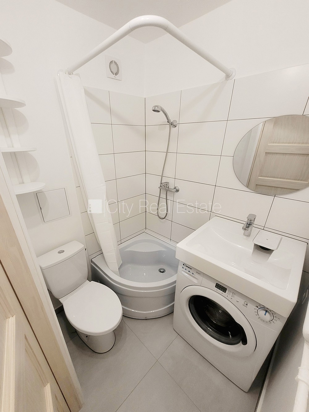 Объявление. Зеленая территория, бесплатная стоянка во дворе, лестничная клетка после косметического ремонта, Цена: 480 EUR/мес. Foto #6