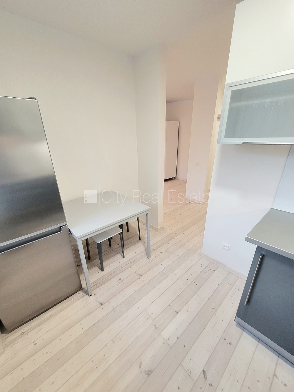 Объявление. Зеленая территория, бесплатная стоянка во дворе, лестничная клетка после косметического ремонта, Цена: 480 EUR/мес. Foto #4