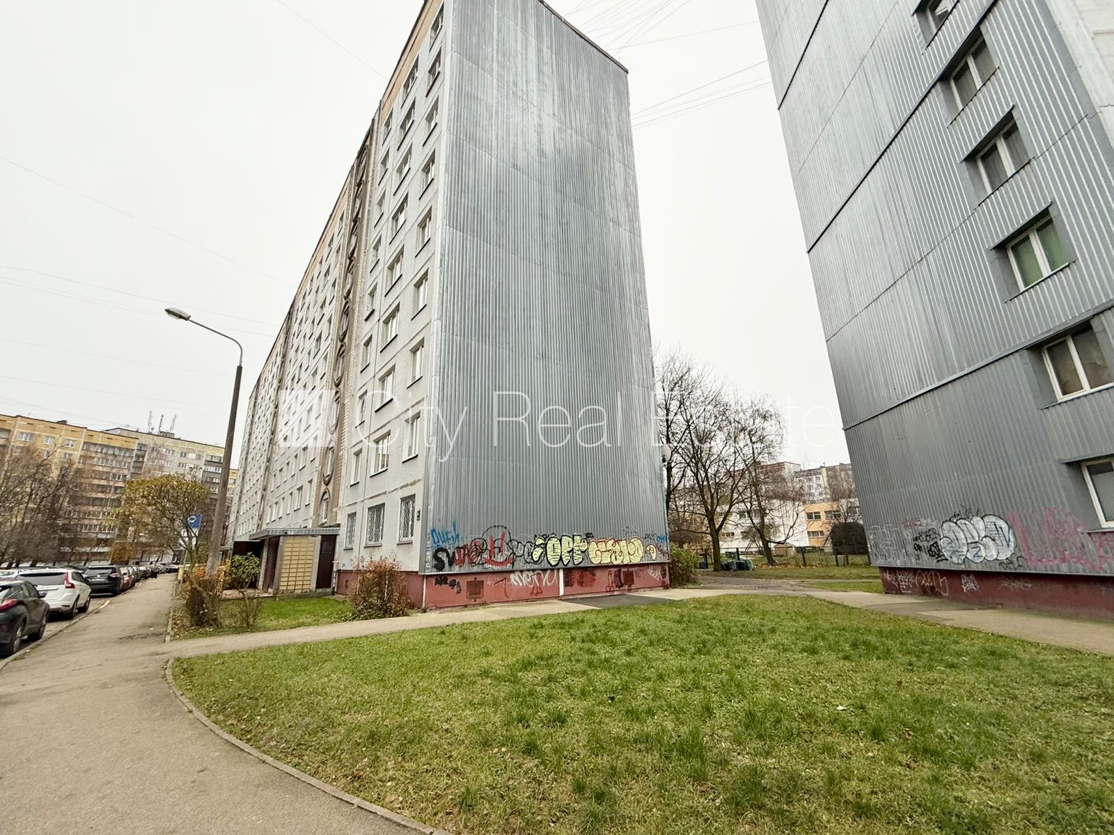 Sludinājumi. Pagalma ēka, labiekārtota apzaļumota teritorija, vieta vairākām automašīnām, teritorijas Cena: 51900 EUR Foto #15