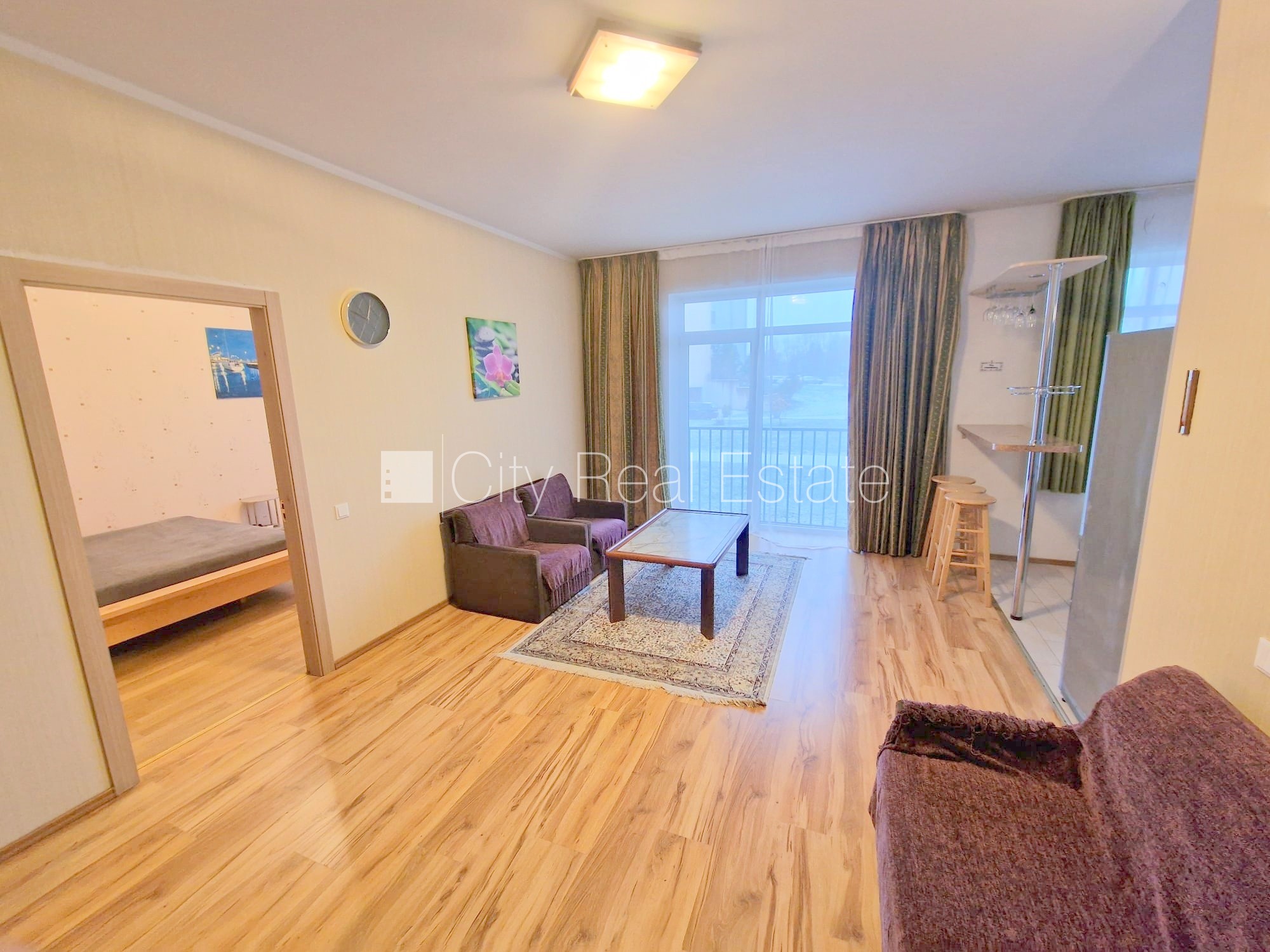 Sludinājumi. Jaunceltne, labiekārtots apzaļumots pagalms, vieta automašīnai, ieeja no ielas, kāpņu telpa pēc Cena: 420 EUR/mēn Foto #6