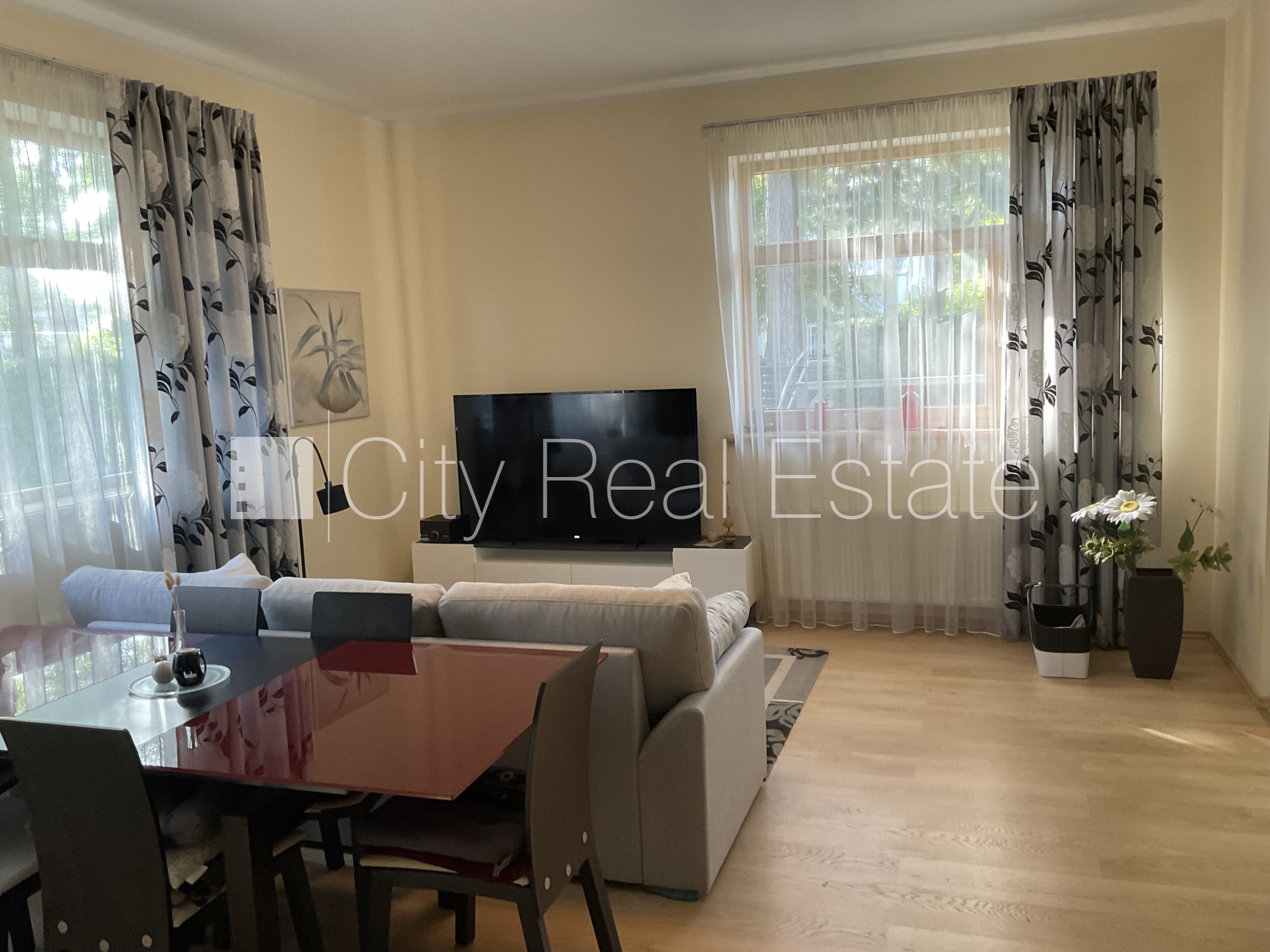 Sludinājumi. Dzīvokļu skaits ēkā  4 gab., keramzīta bloku sienas 0,42 cm, zaļā teritorija, slēgts pagalms, Cena: 297000 EUR Foto #9