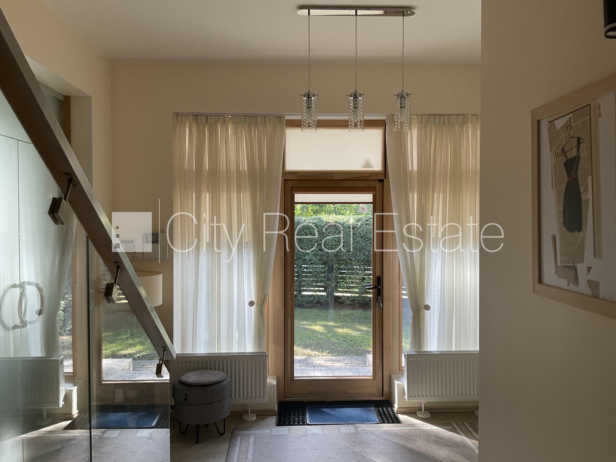 Sludinājumi. Dzīvokļu skaits ēkā  4 gab., keramzīta bloku sienas 0,42 cm, zaļā teritorija, slēgts pagalms, Cena: 297000 EUR Foto #3